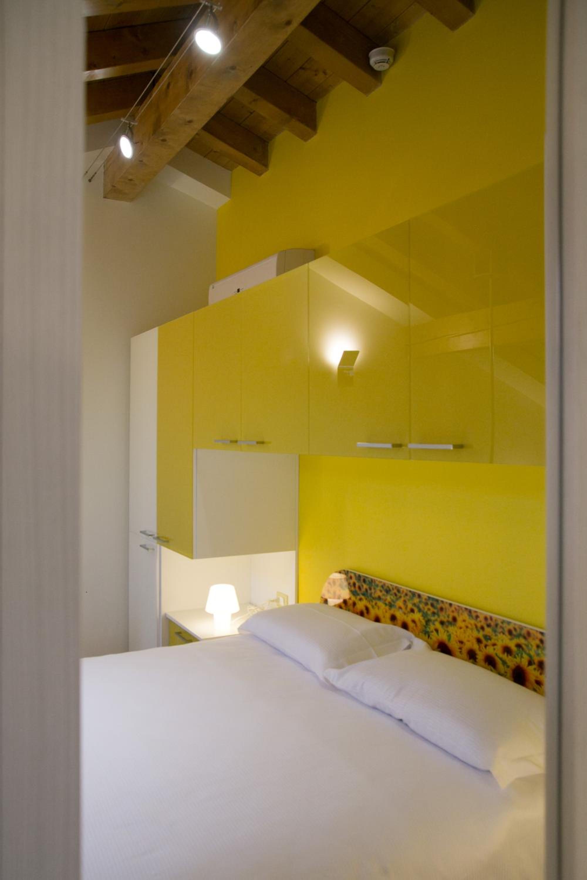 Apartment - Split Level with Naviglio view (2 Adults)