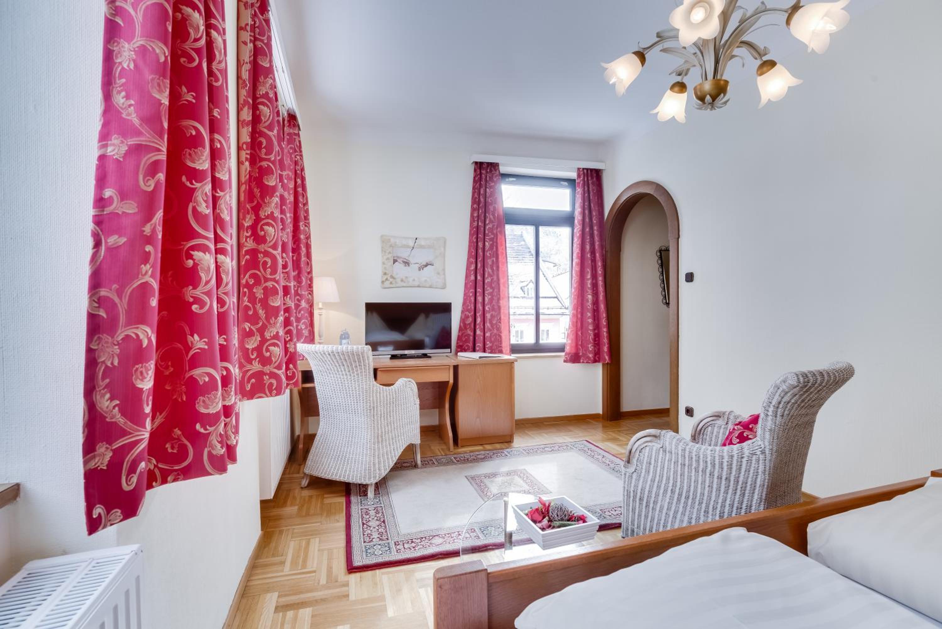 Double Room - Photo 5