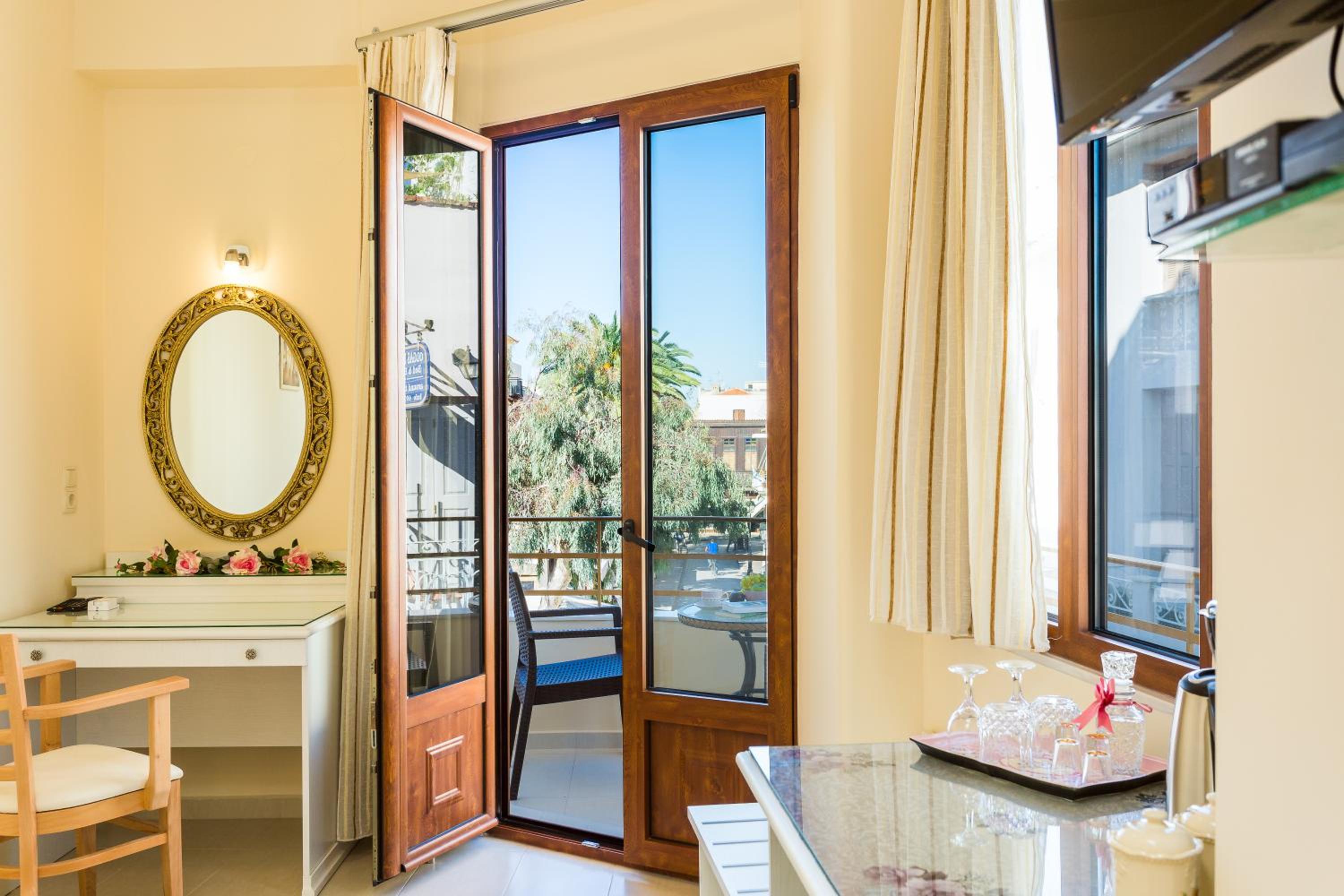 Junior Suite with Balcony photo 3