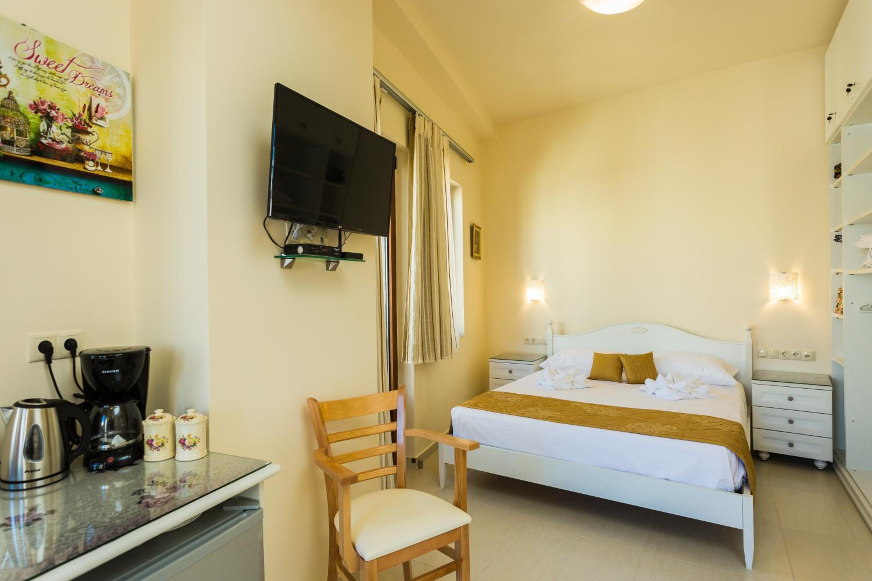 Junior Suite with Balcony photo 1