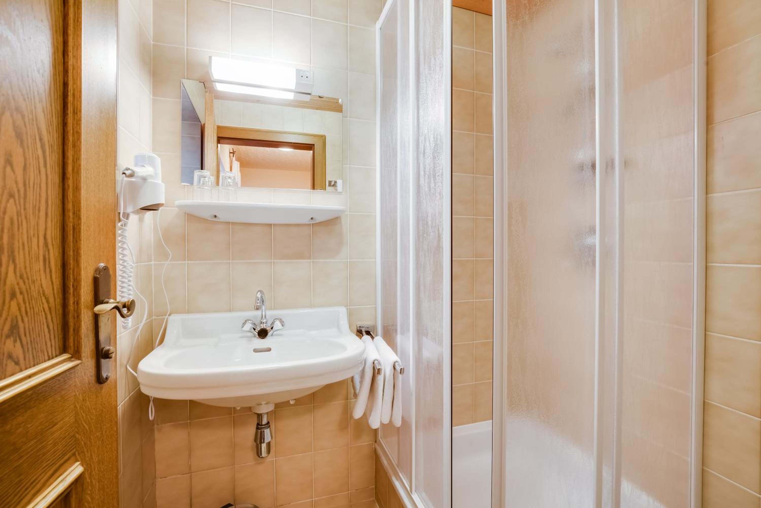 Double Room - Photo 13