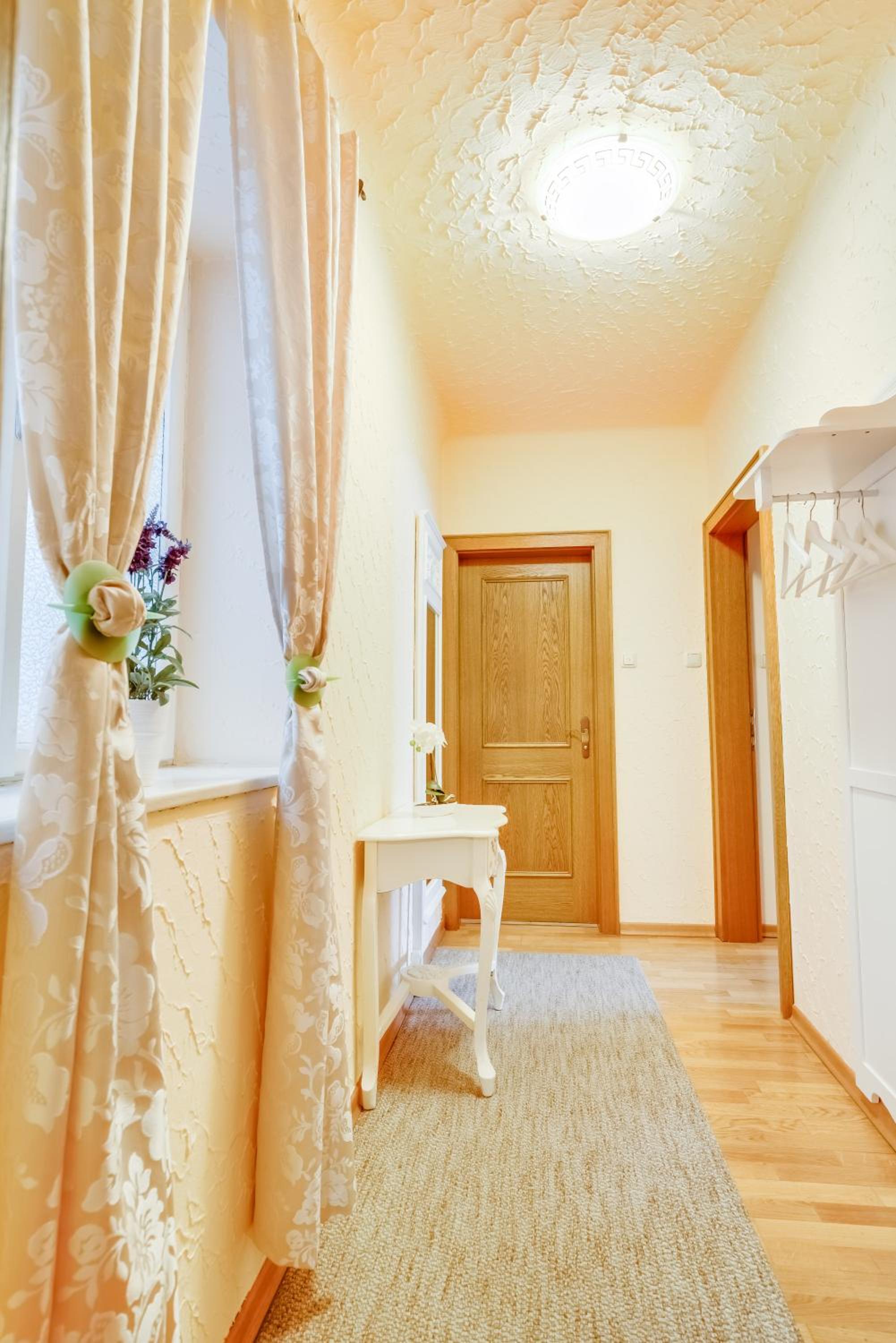 Double Room - Photo 8