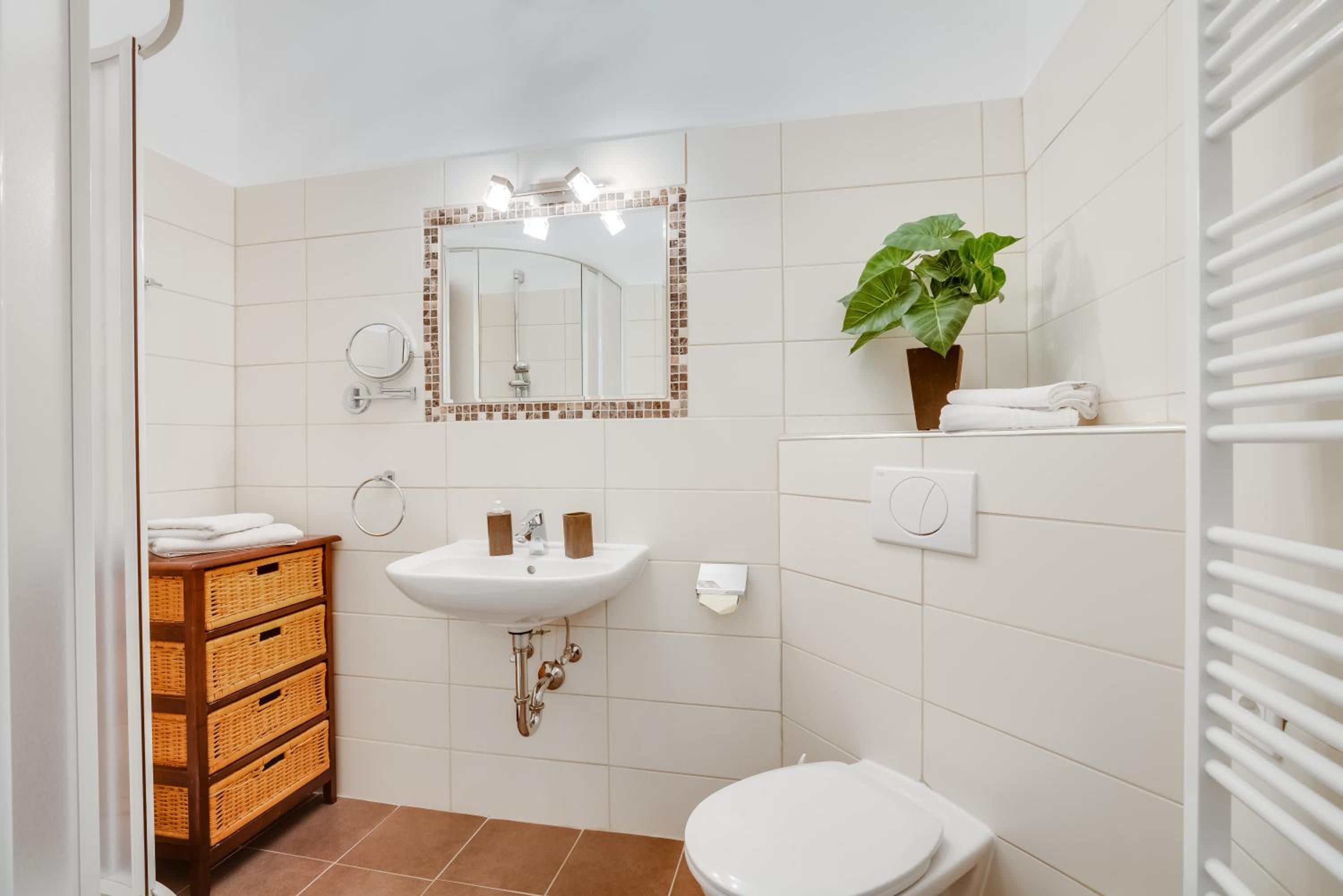 Double Room - Photo 6