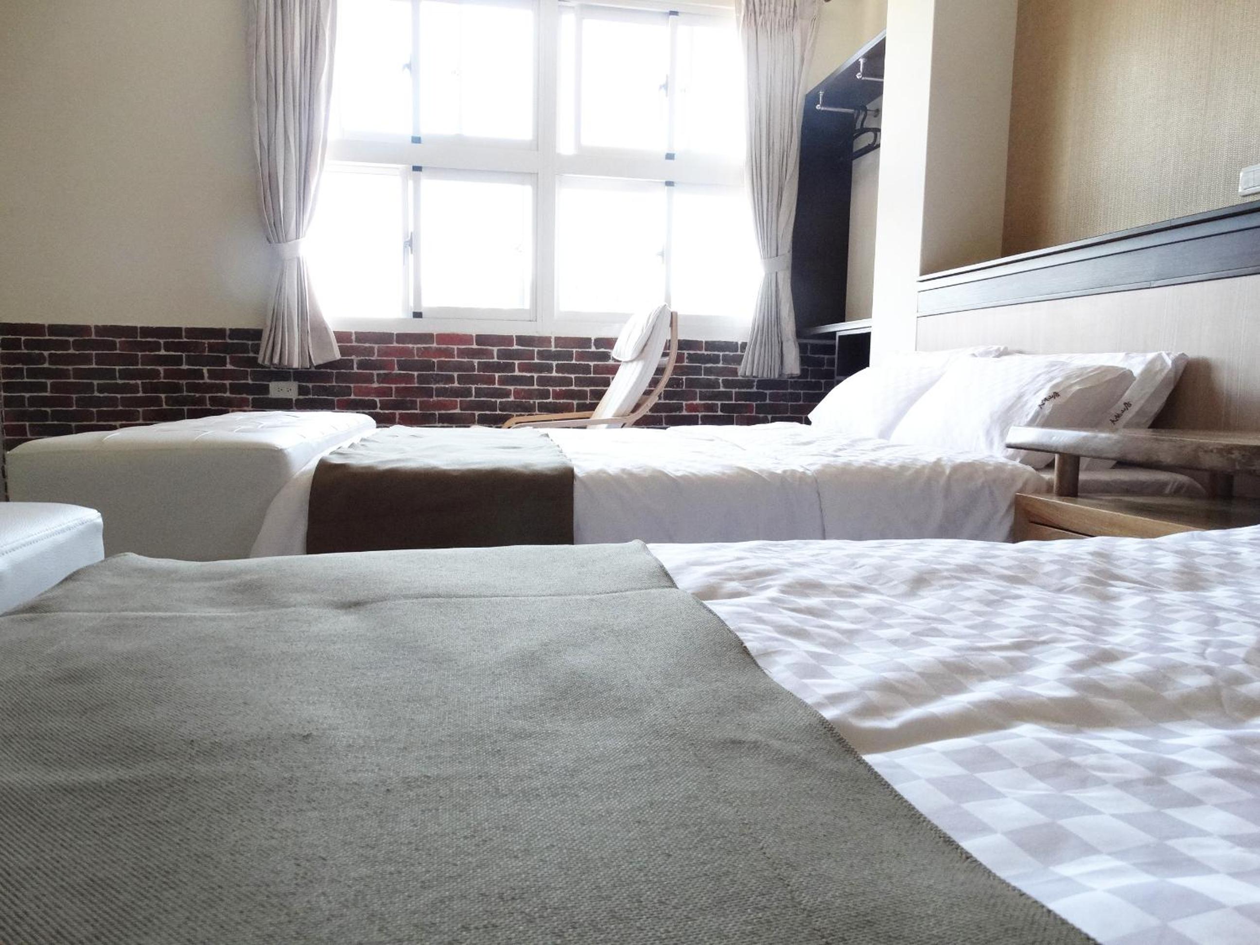 Quadruple Room with Terrace photo 3