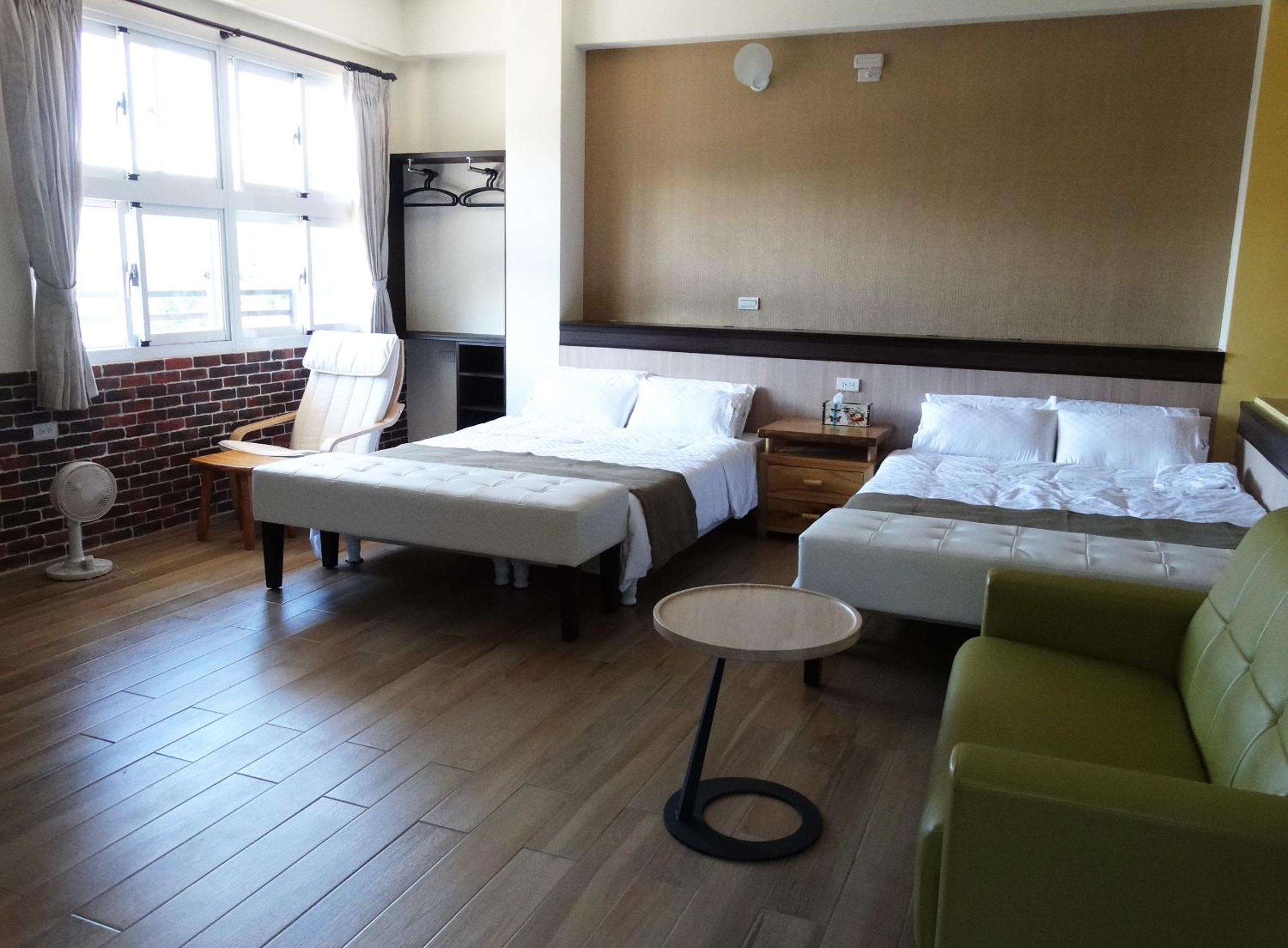 Quadruple Room with Terrace photo 2