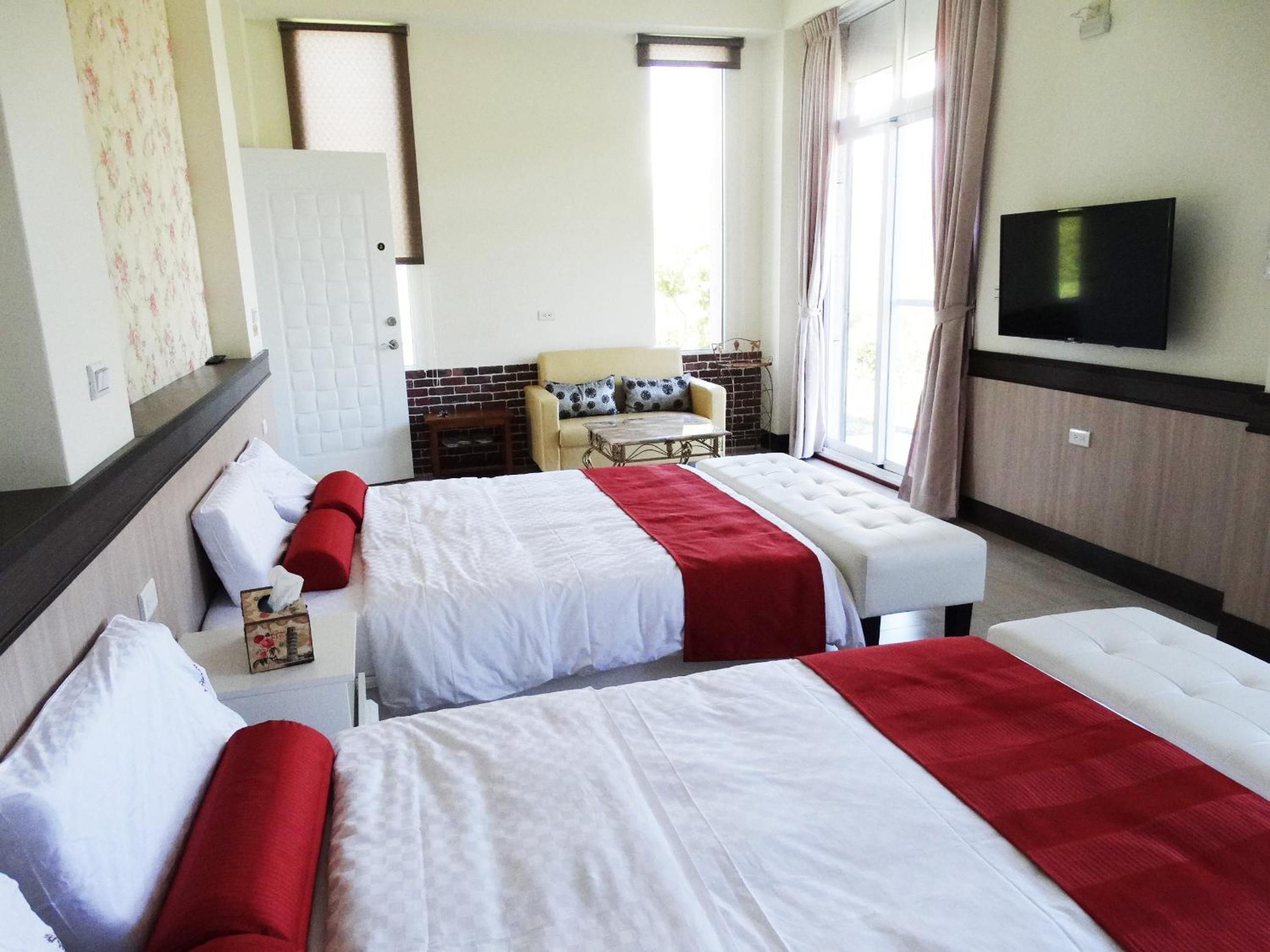 Quadruple Room with Mountain View photo 2