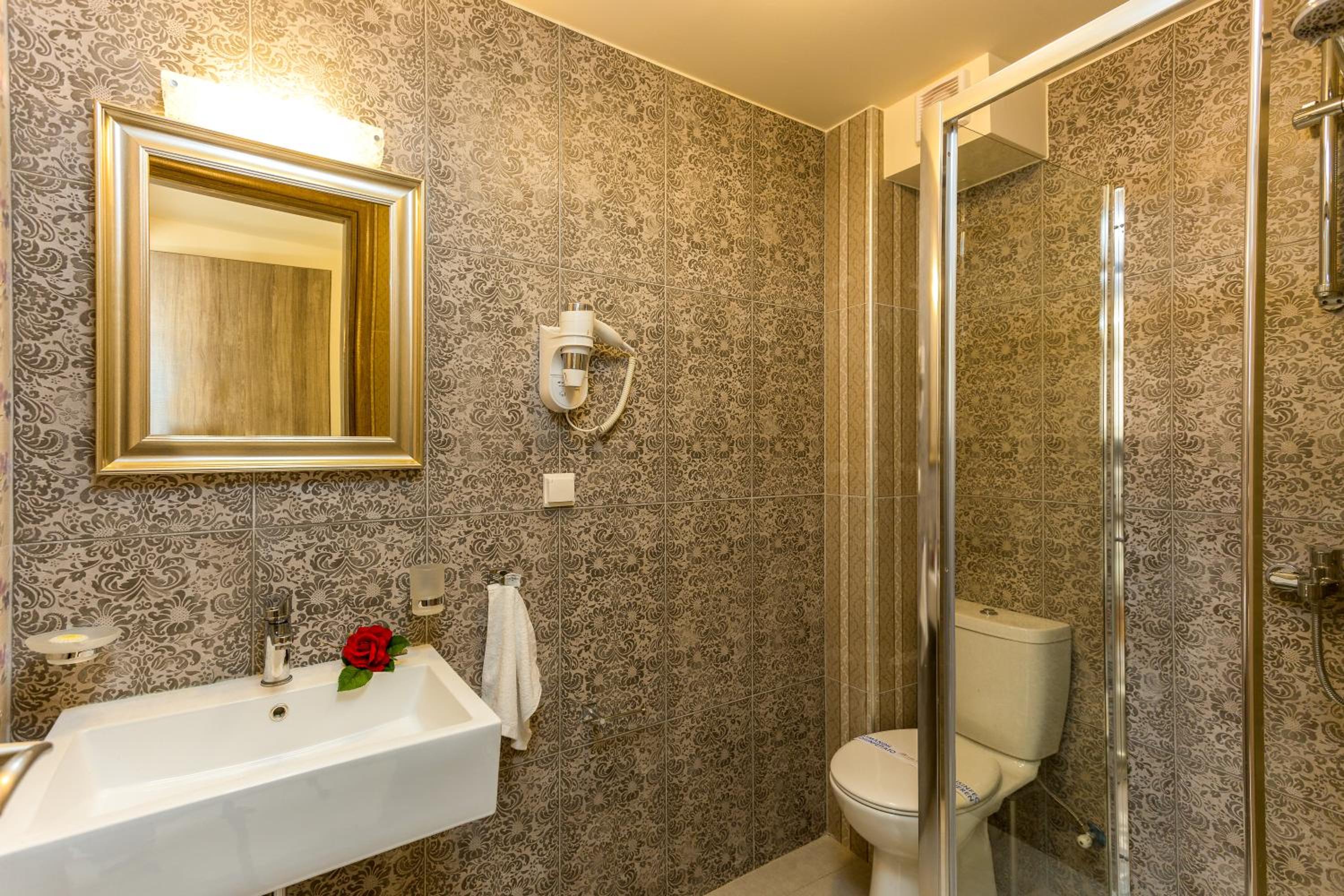 Deluxe Suite photo 3
