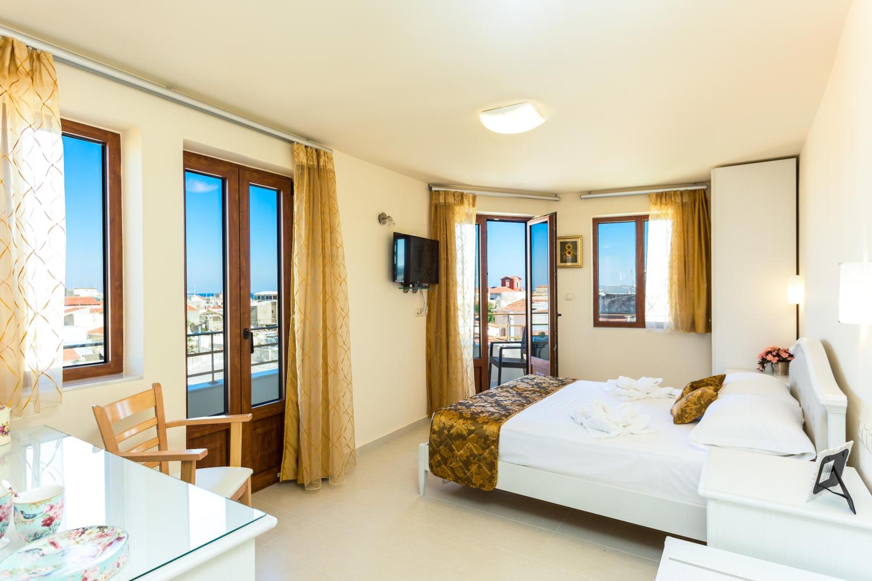 Deluxe Suite photo 1