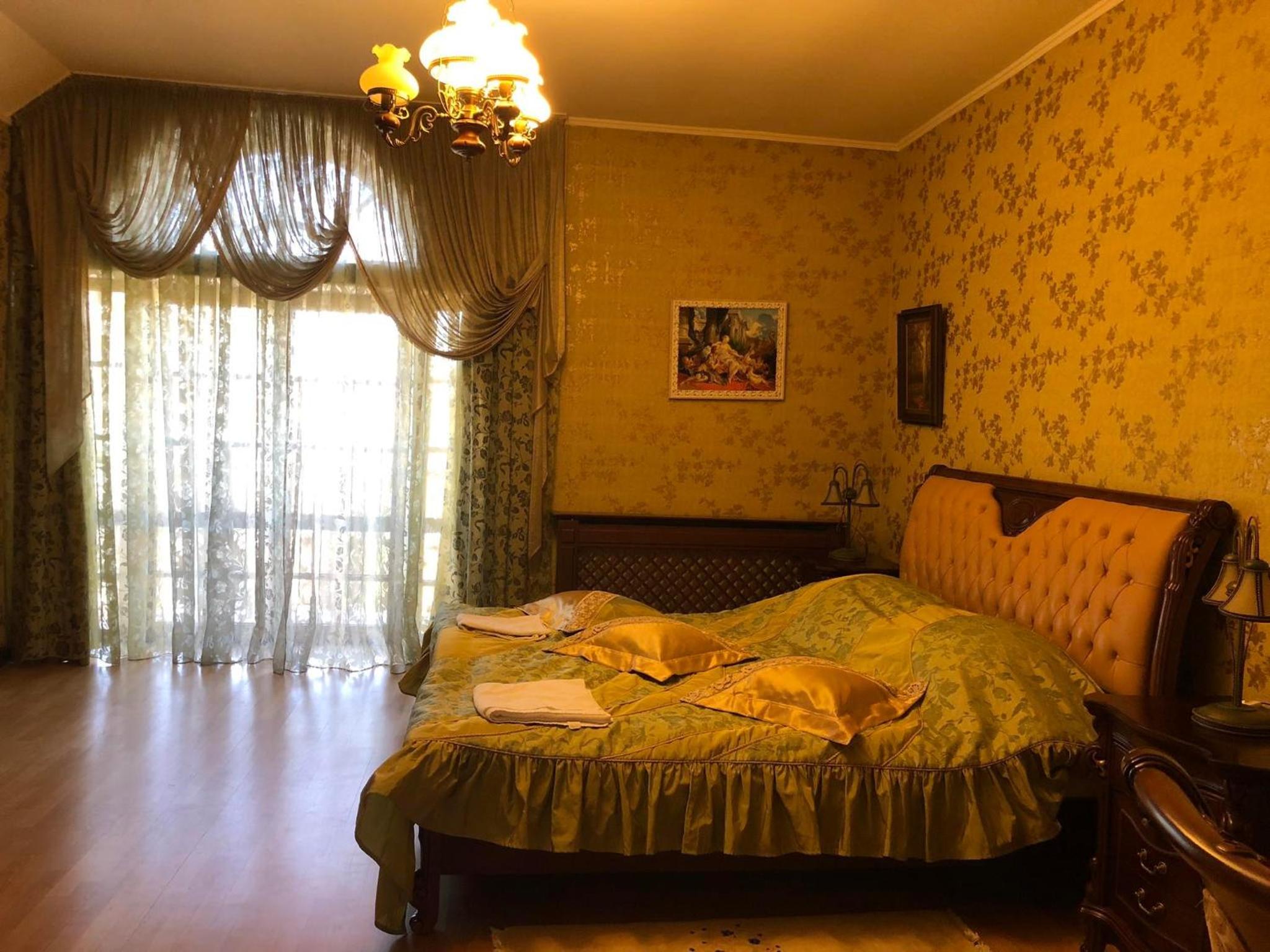 Four-Bedroom House photo 3