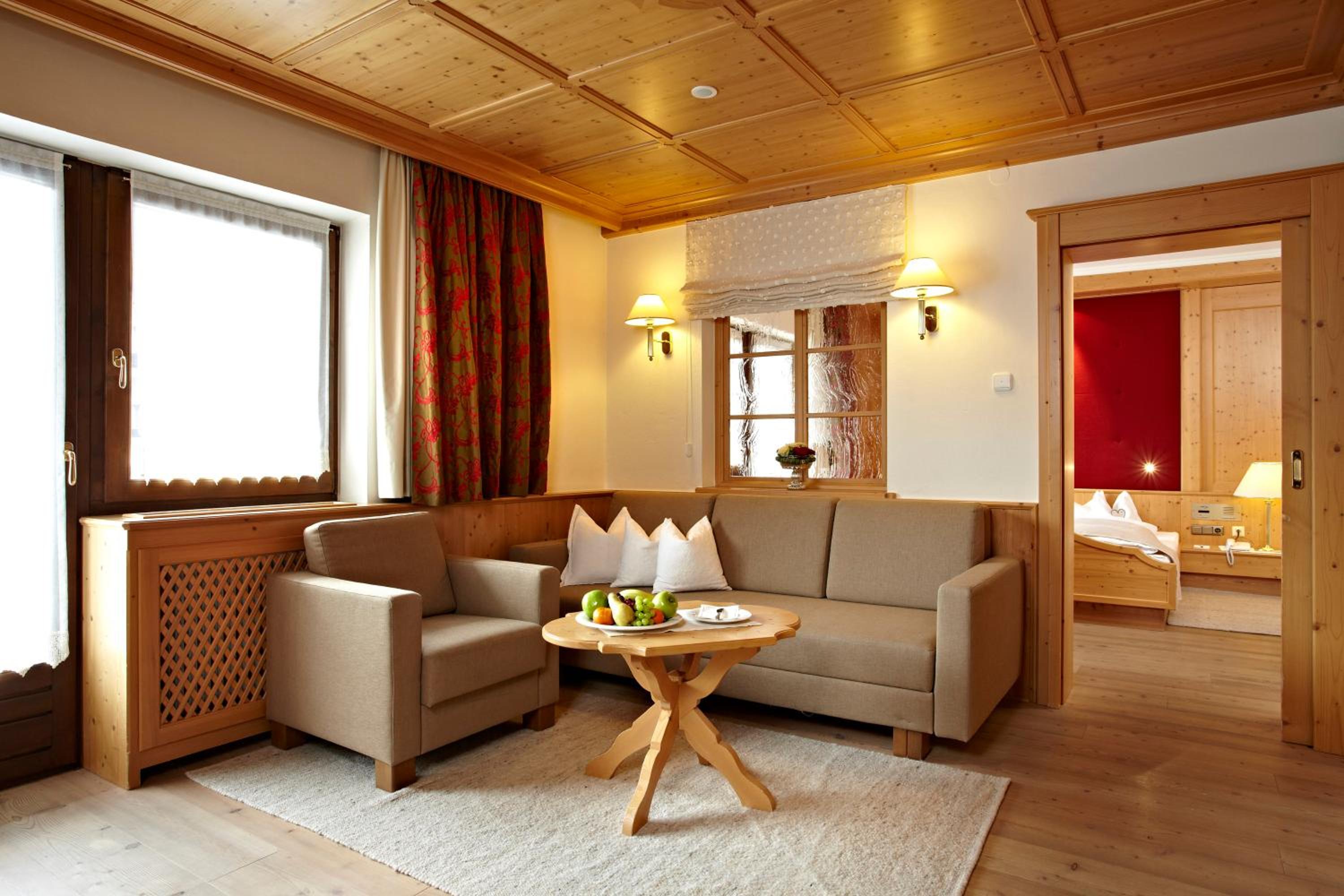 Superior Double Room with Mountain View thumbnail 6