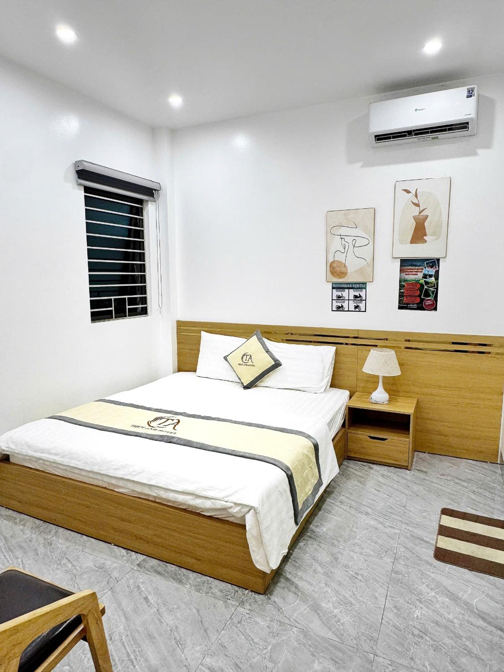Standard King Room - Photo 10