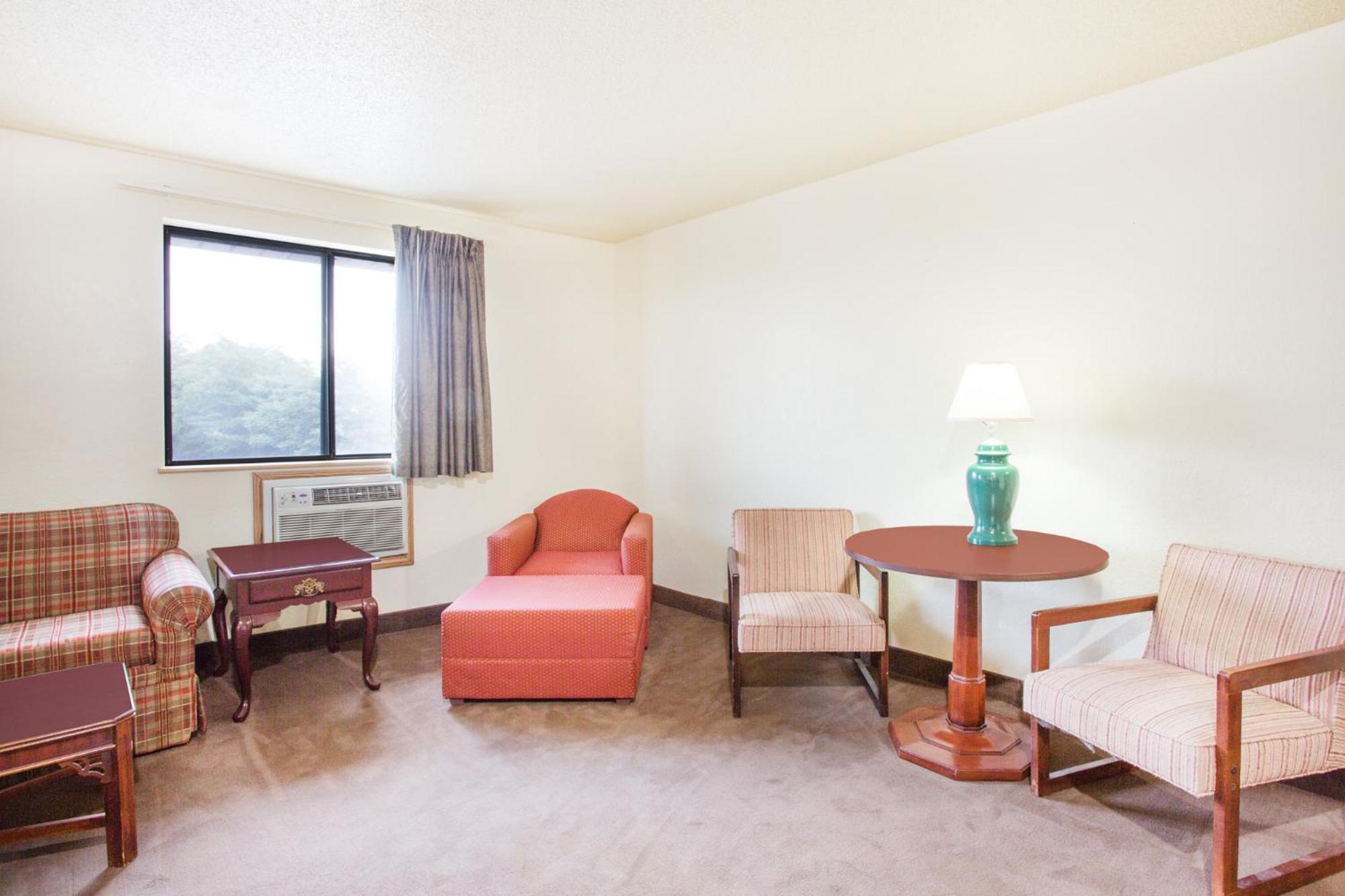 King Studio Suite - Non-Smoking photo 1