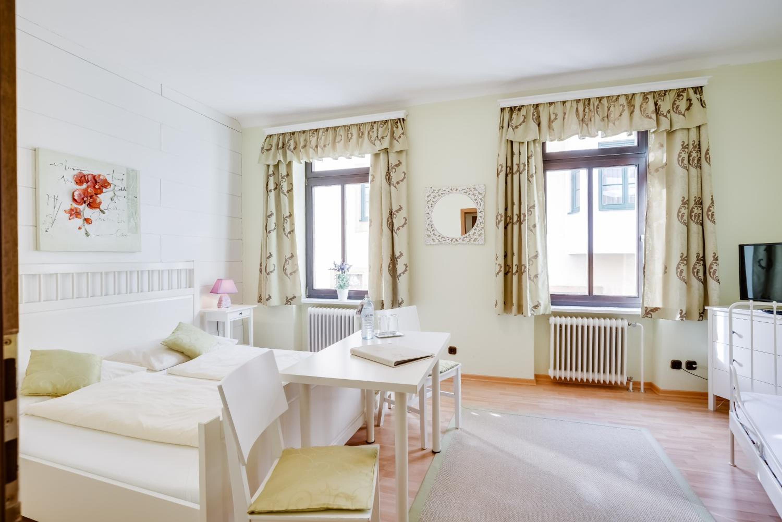 Triple Room - Photo 1