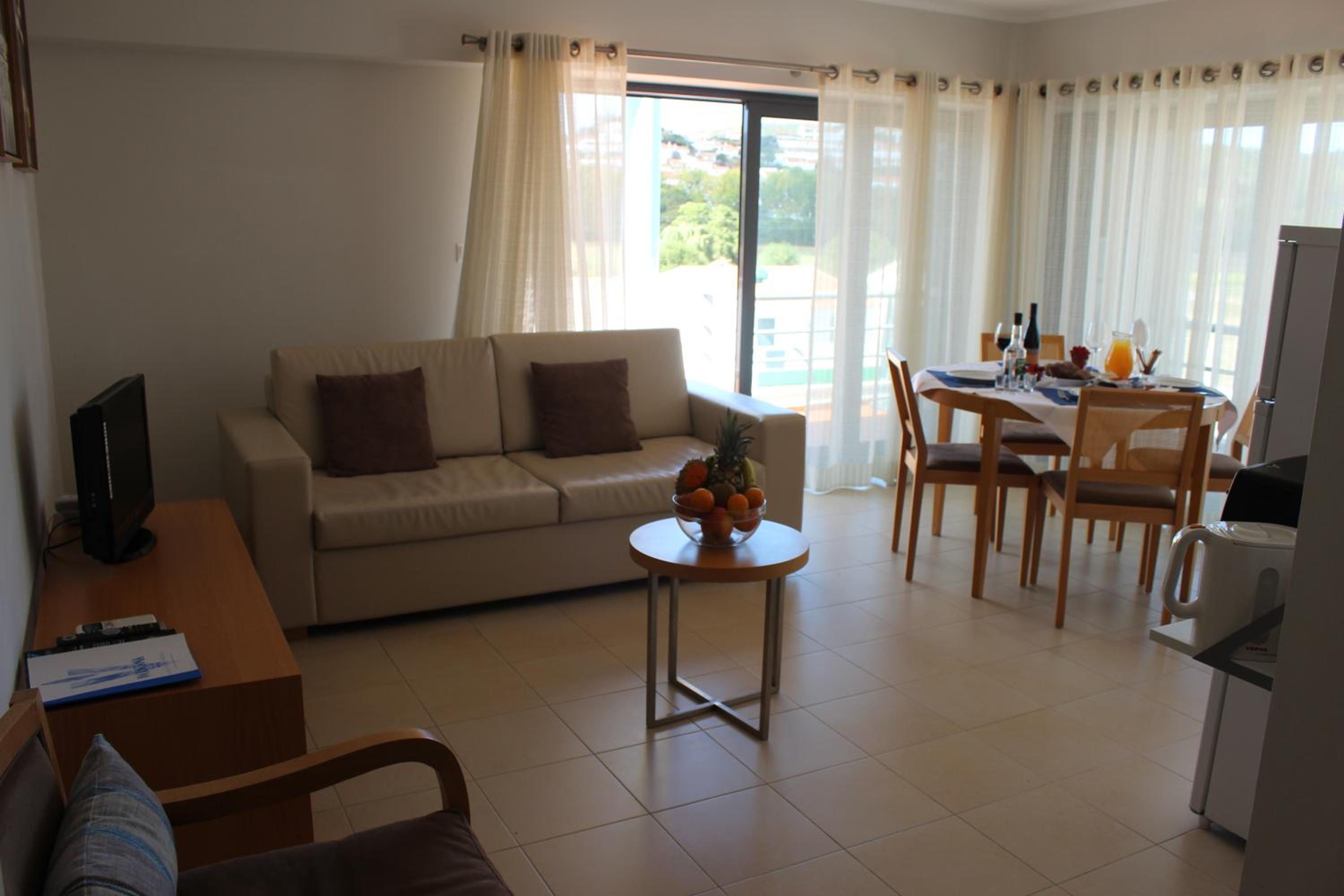 One-Bedroom Apartment - Photo 4