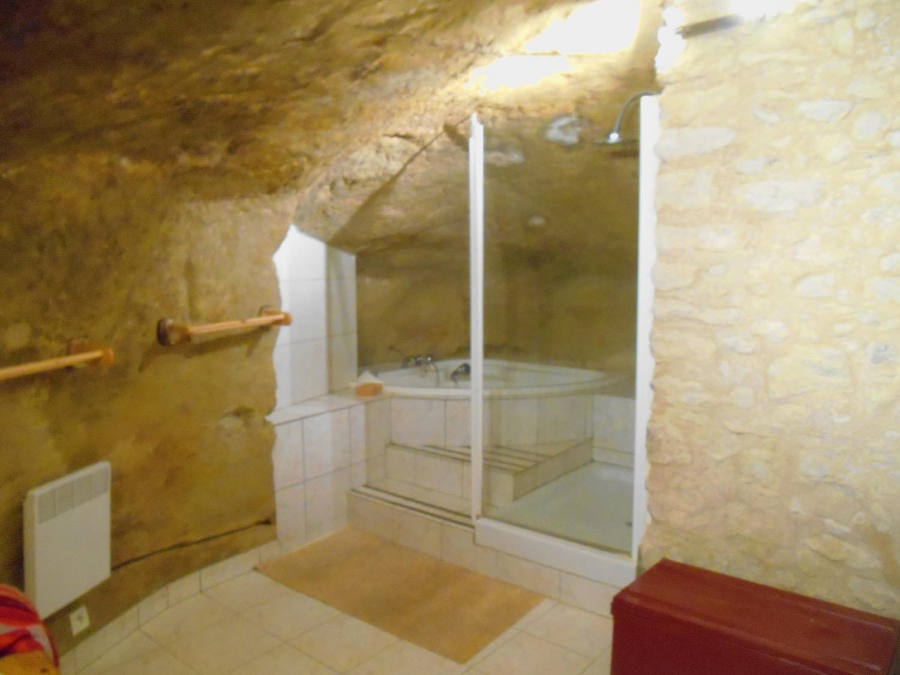 Two-Bedroom House - Photo 11