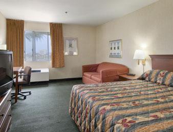 King Room - Non-Smoking - Photo 3
