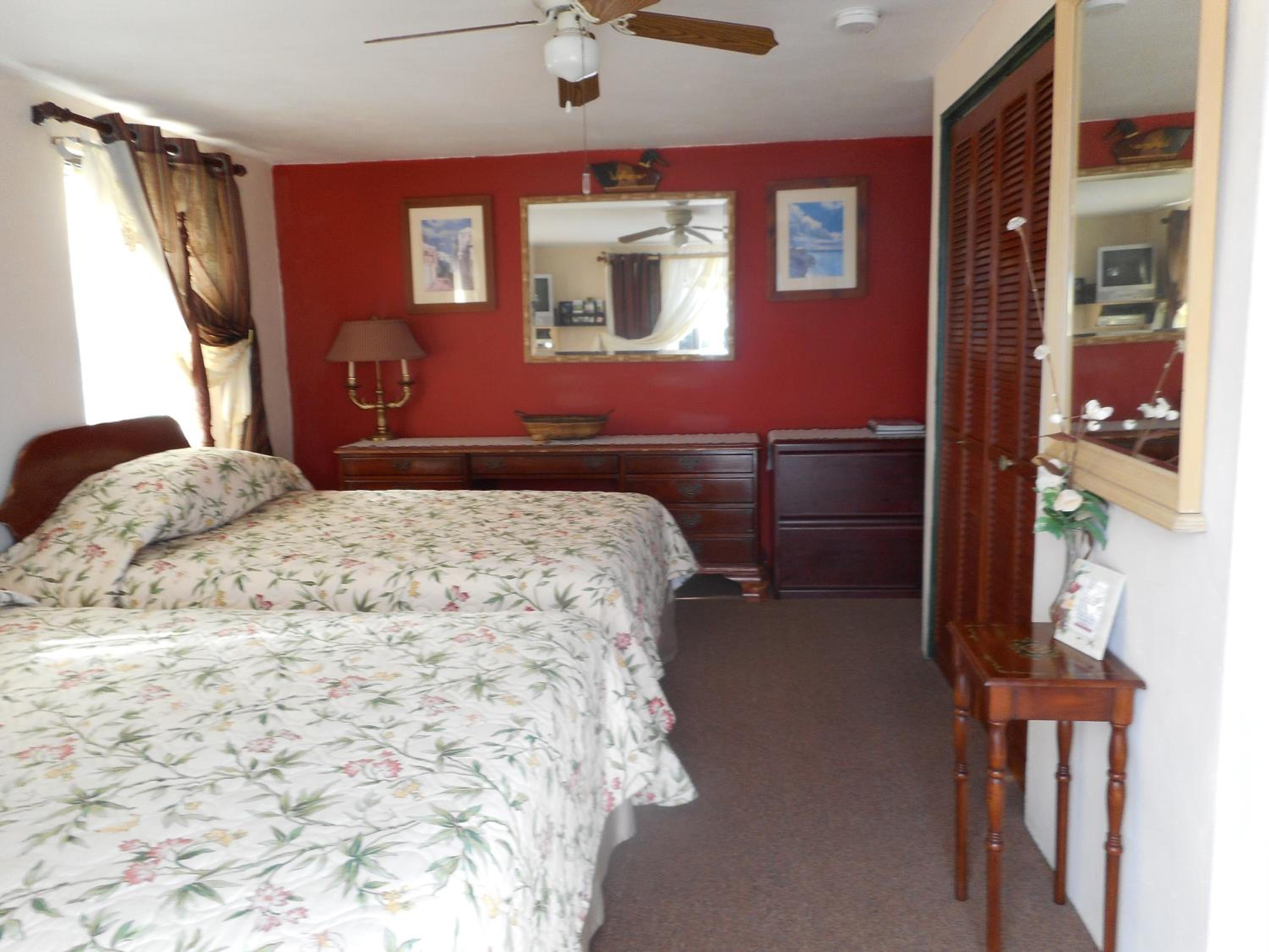 Single Room with Bathroom photo 3
