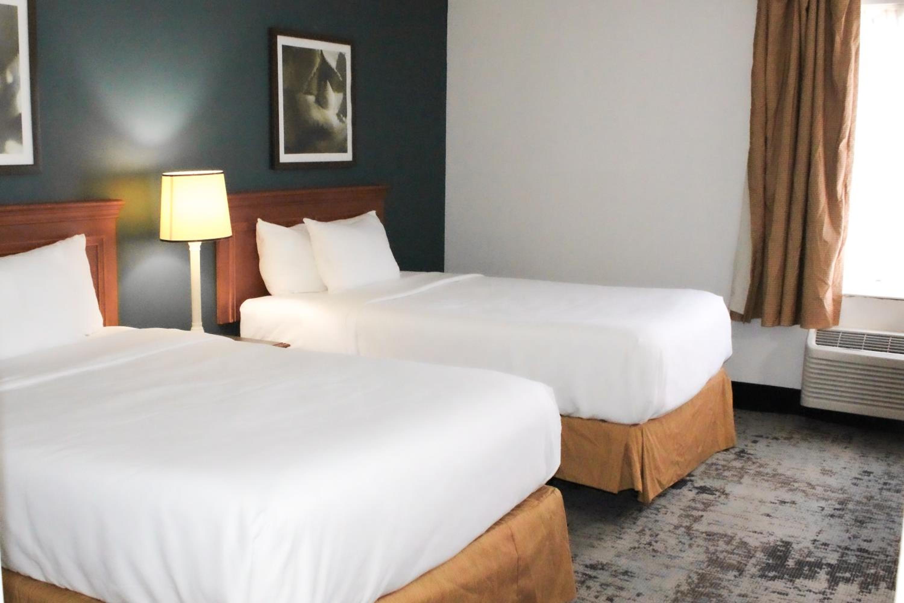 Deluxe Double Room with Two Double Beds - Photo 1