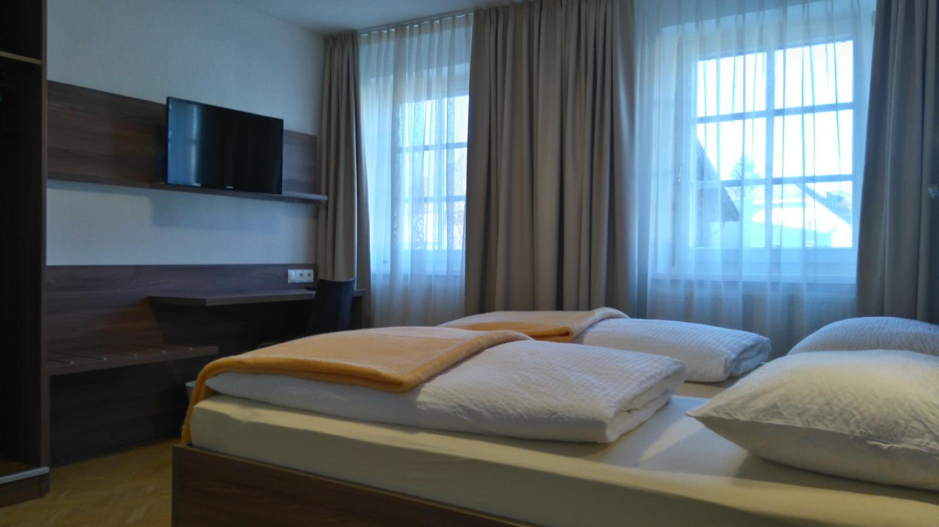 Apartment with Balcony - Photo 14