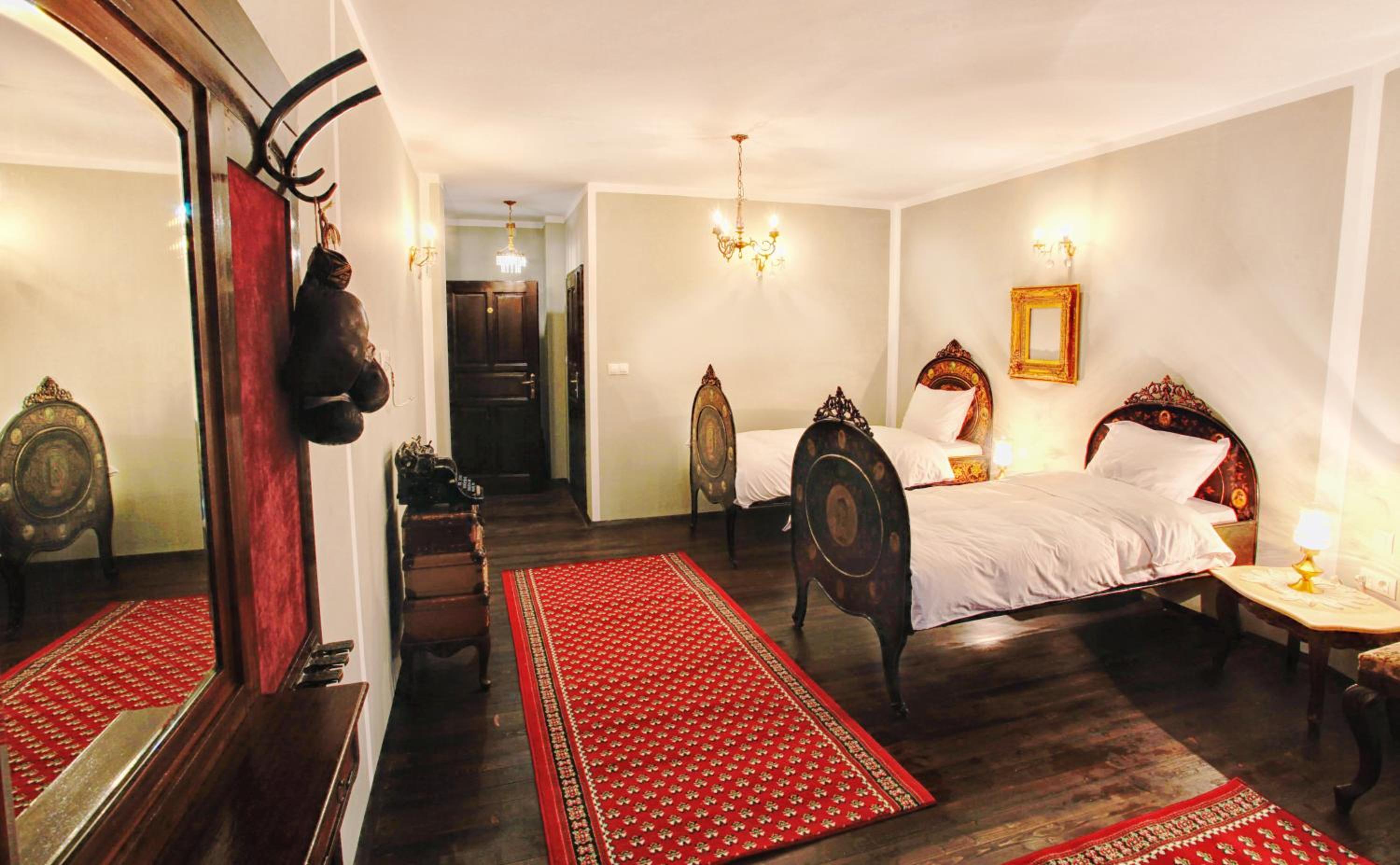 Deluxe Twin Room - Photo 11
