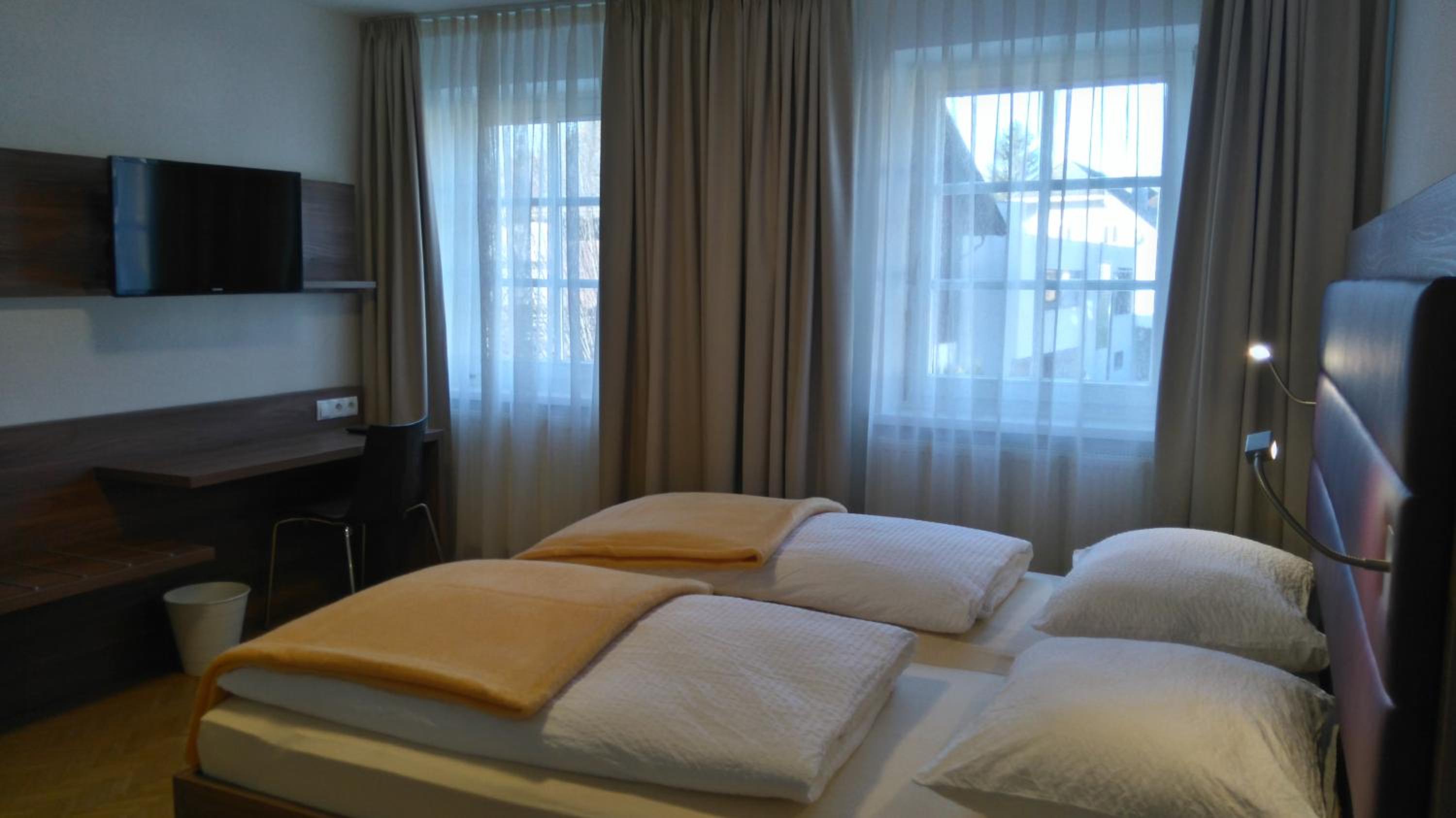 Apartment with Balcony - Photo 8