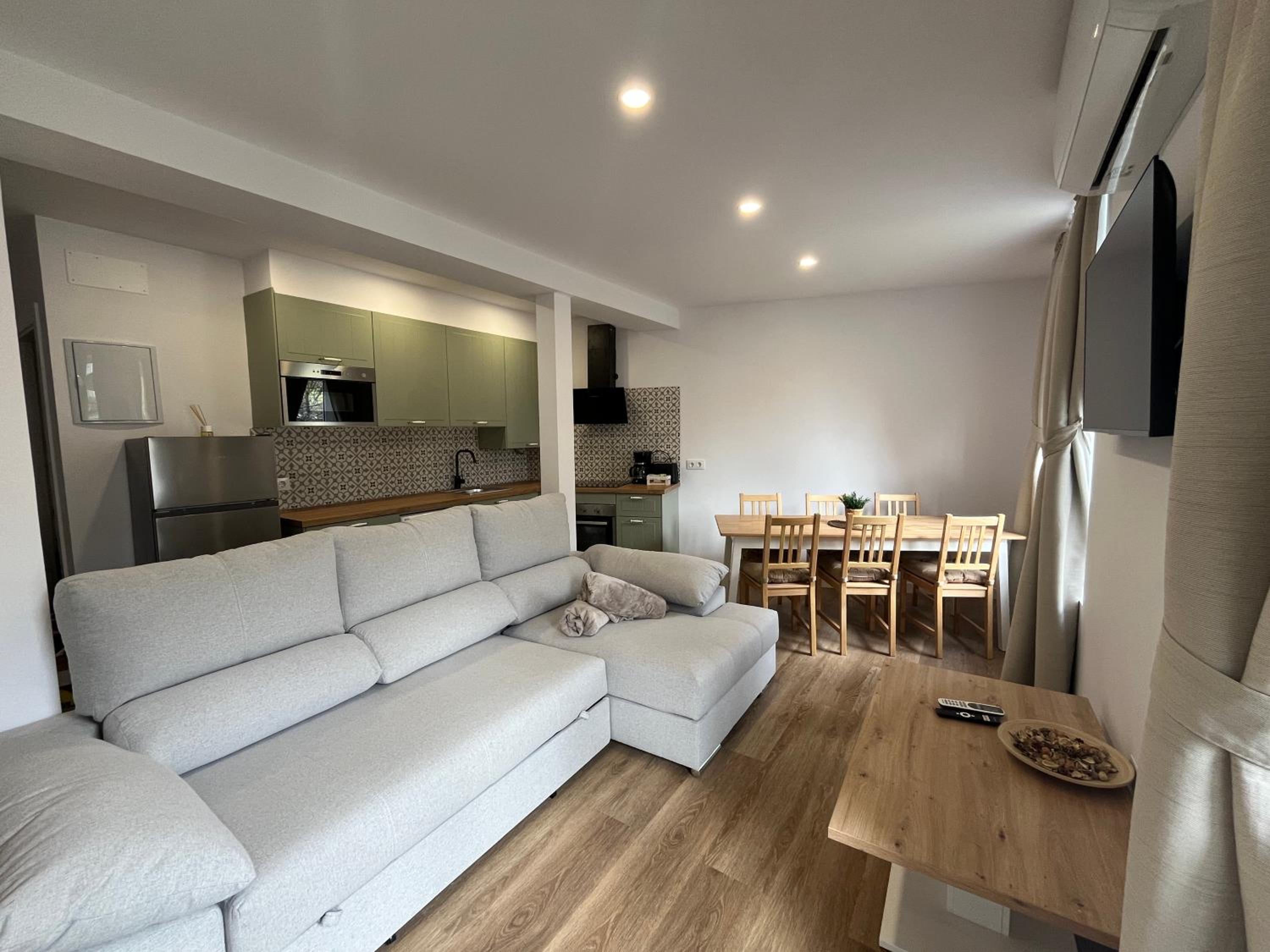 Three-Bedroom Deluxe Apartment photo 1