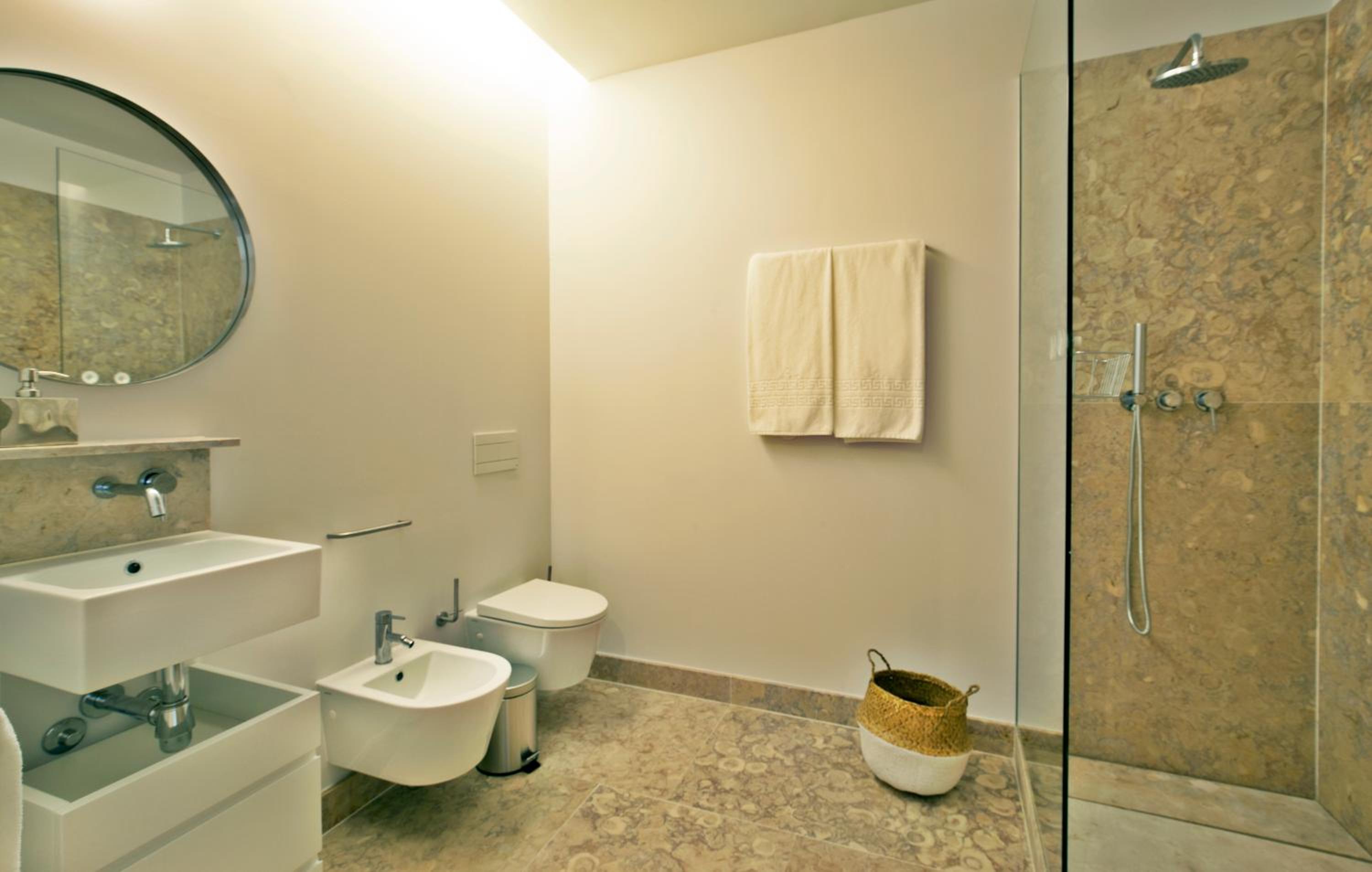 Deluxe Two-Bedroom Apartment