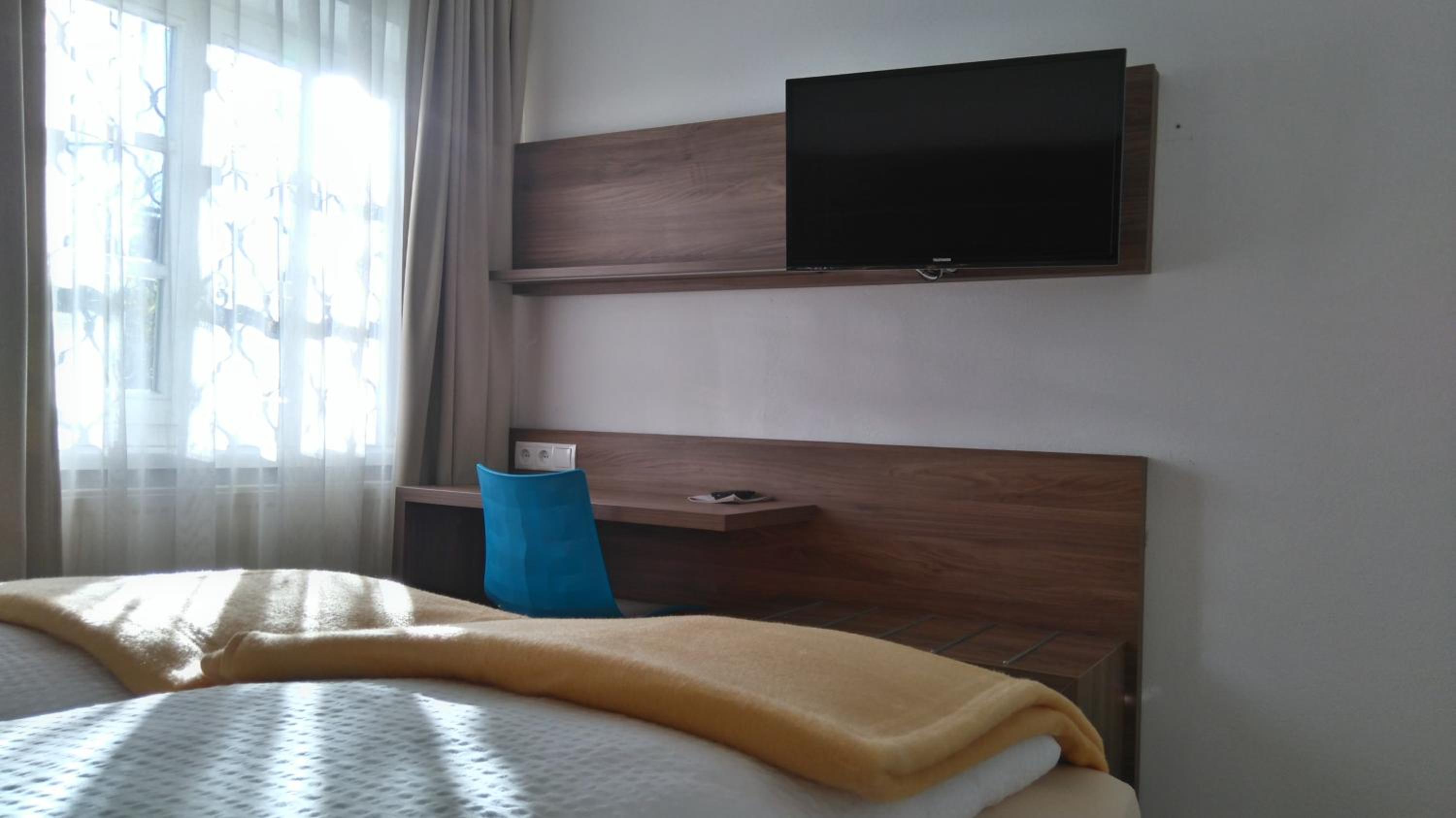 Apartment with Balcony - Photo 21