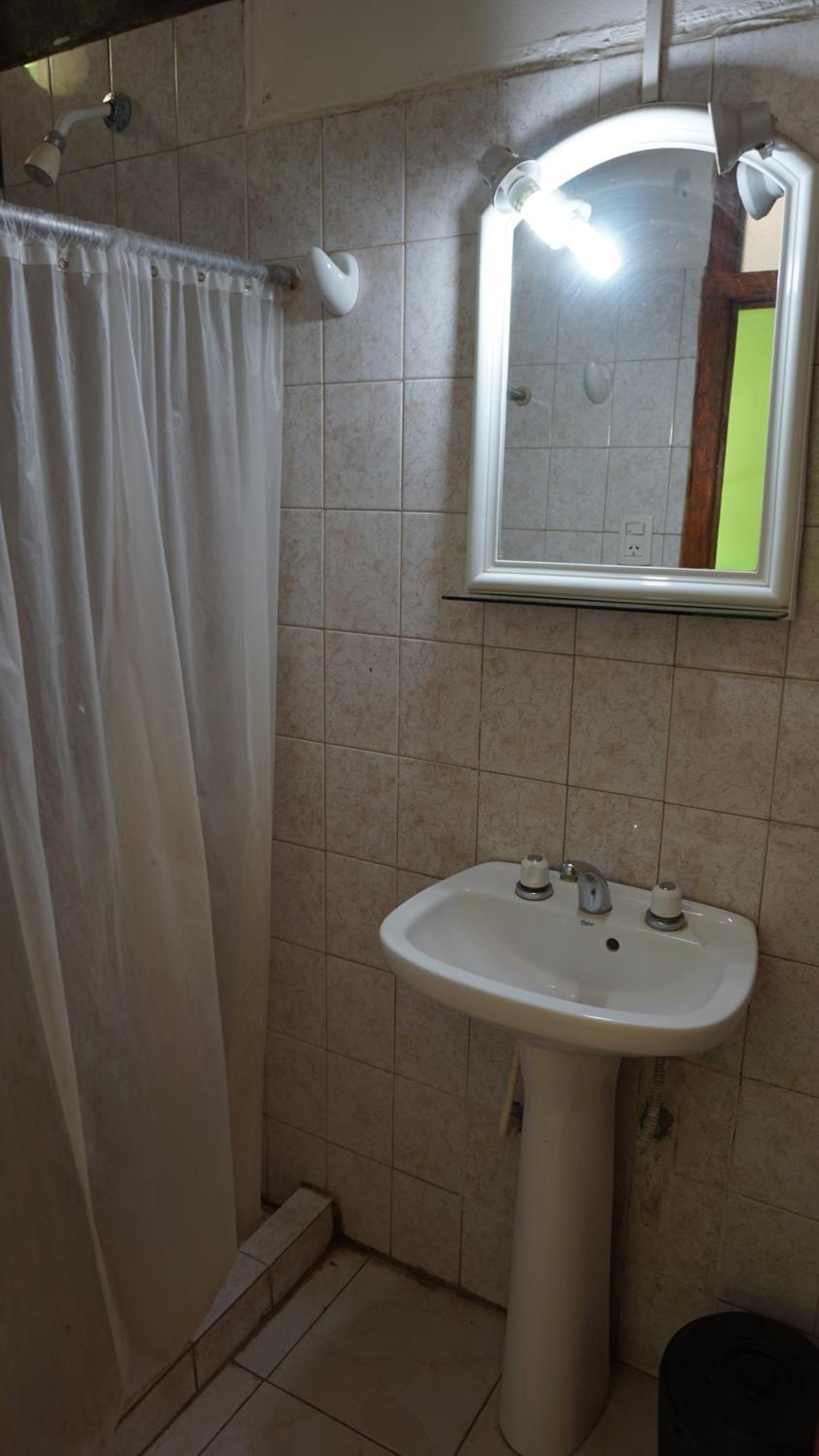Basic Triple Room photo 2