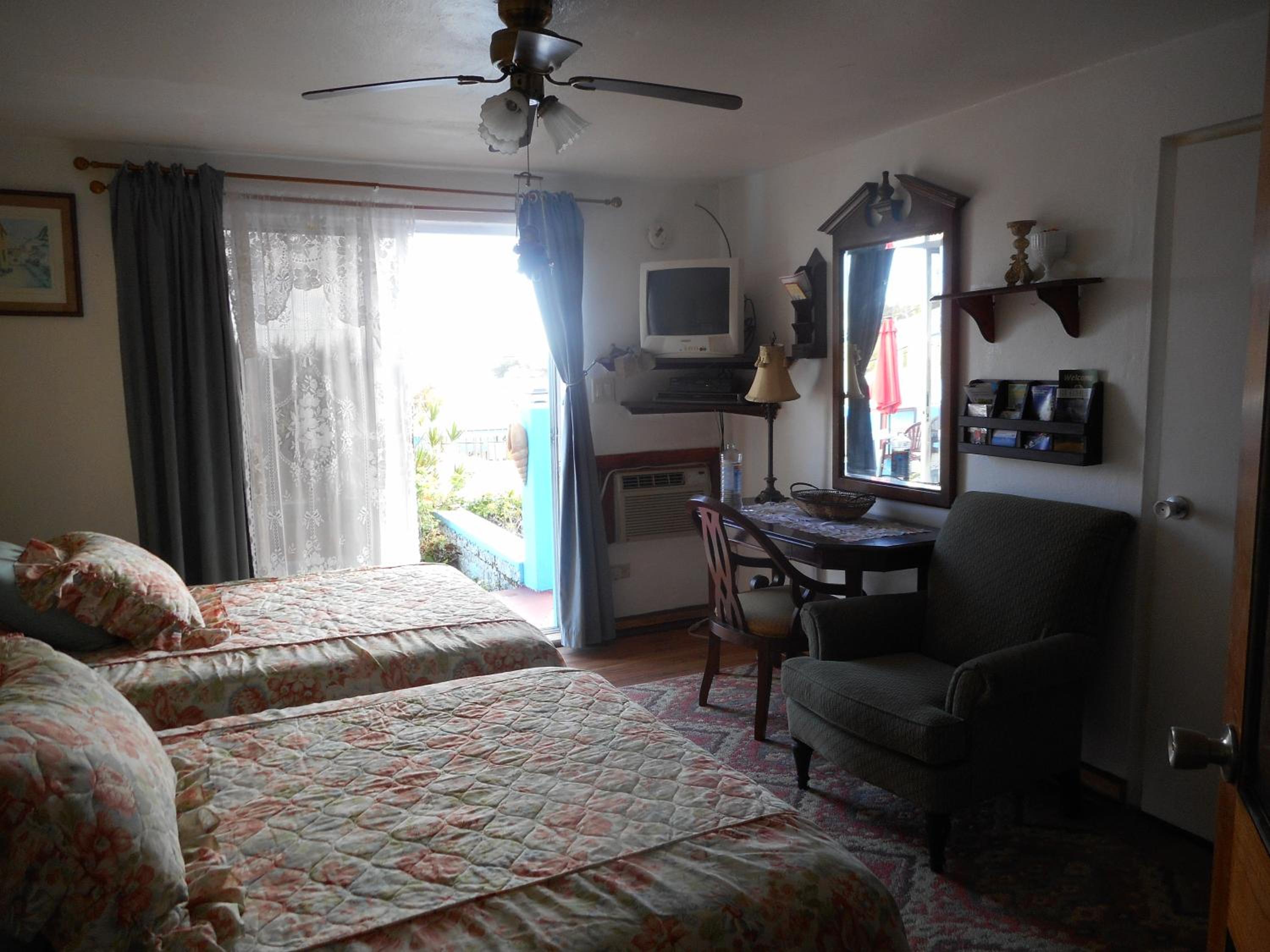 Double Room with Private Bathroom photo 3