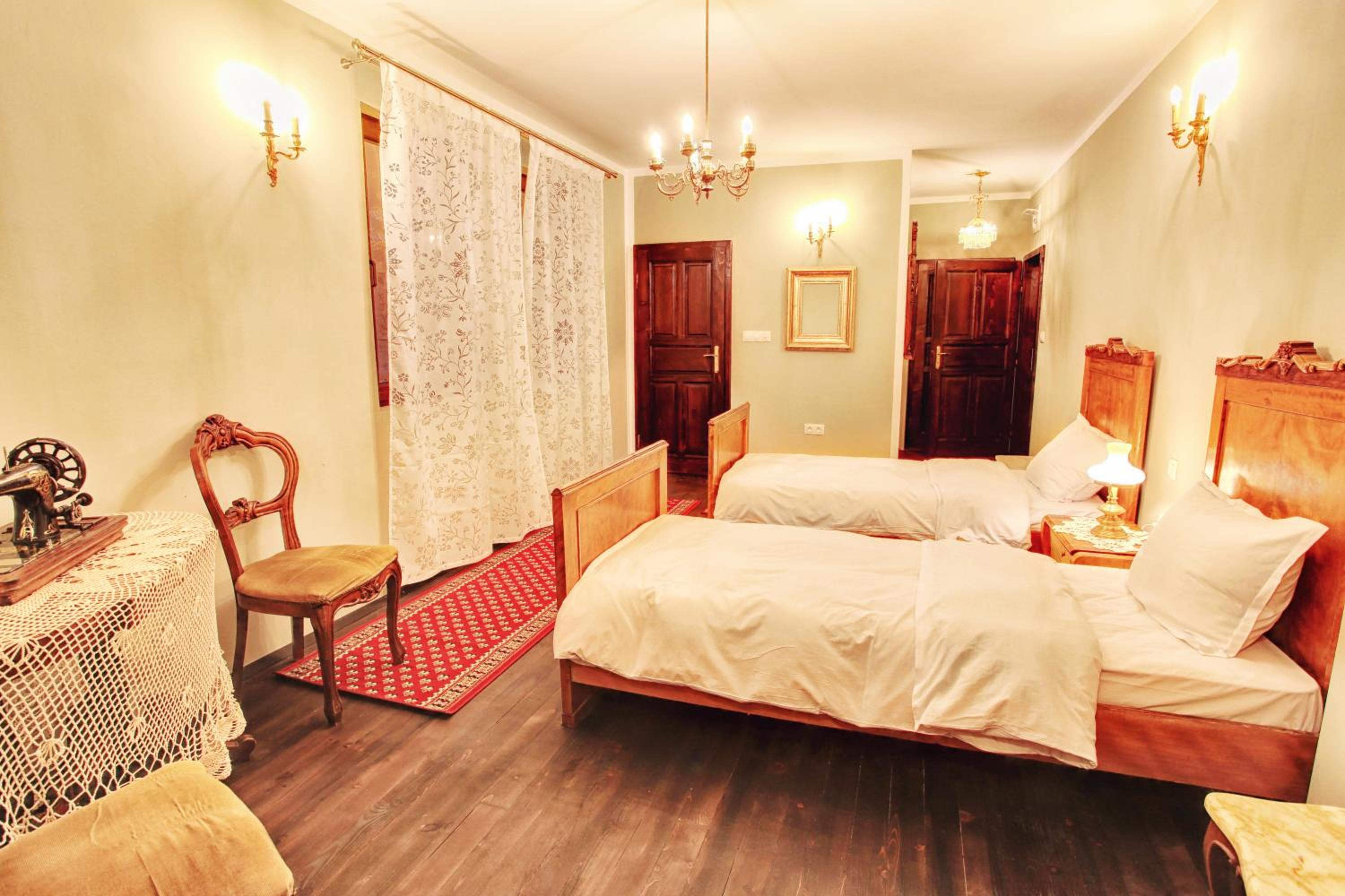 Deluxe Twin Room - Photo 6