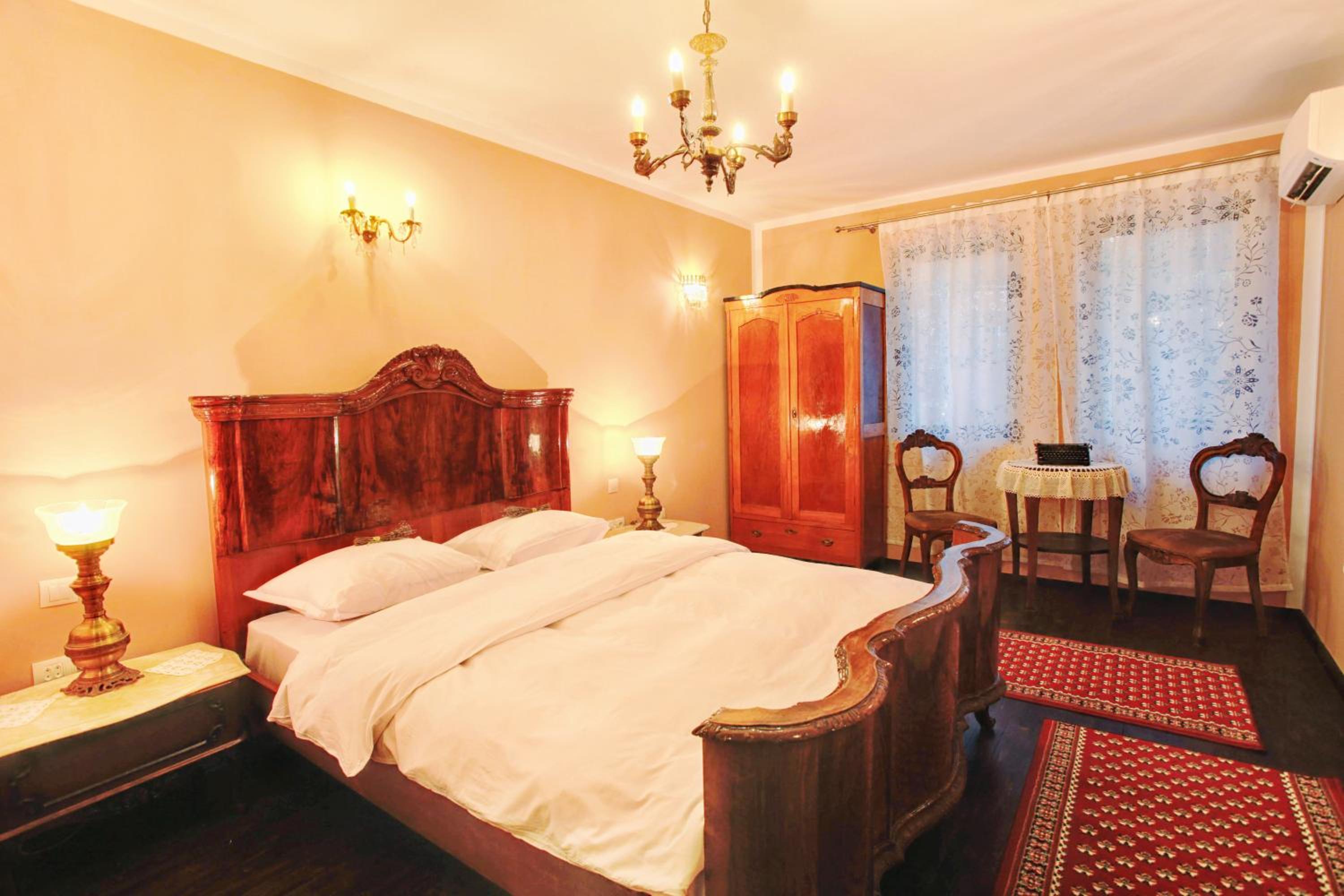 Deluxe Double Room - Photo 8