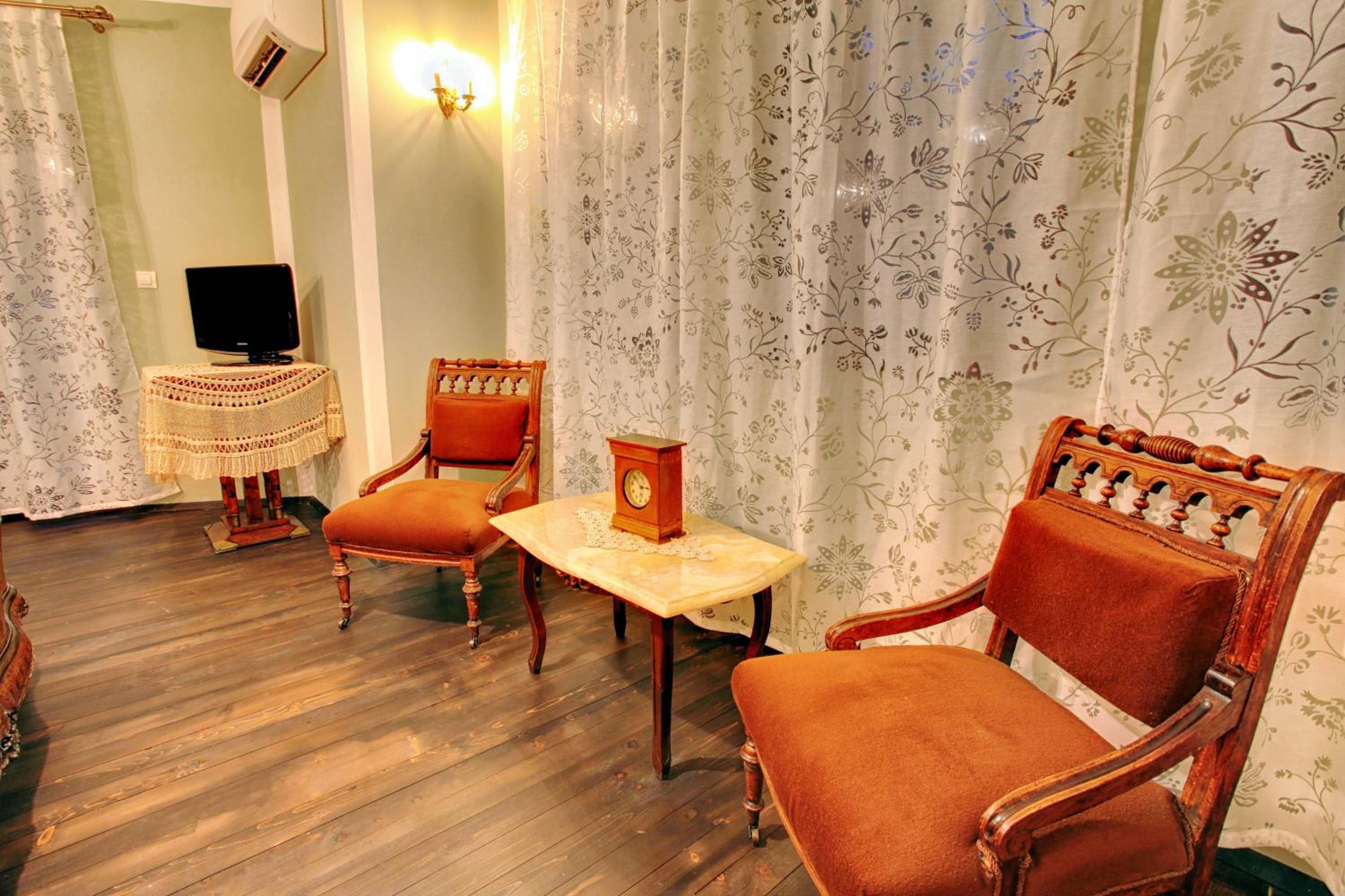 Deluxe Double Room - Photo 17
