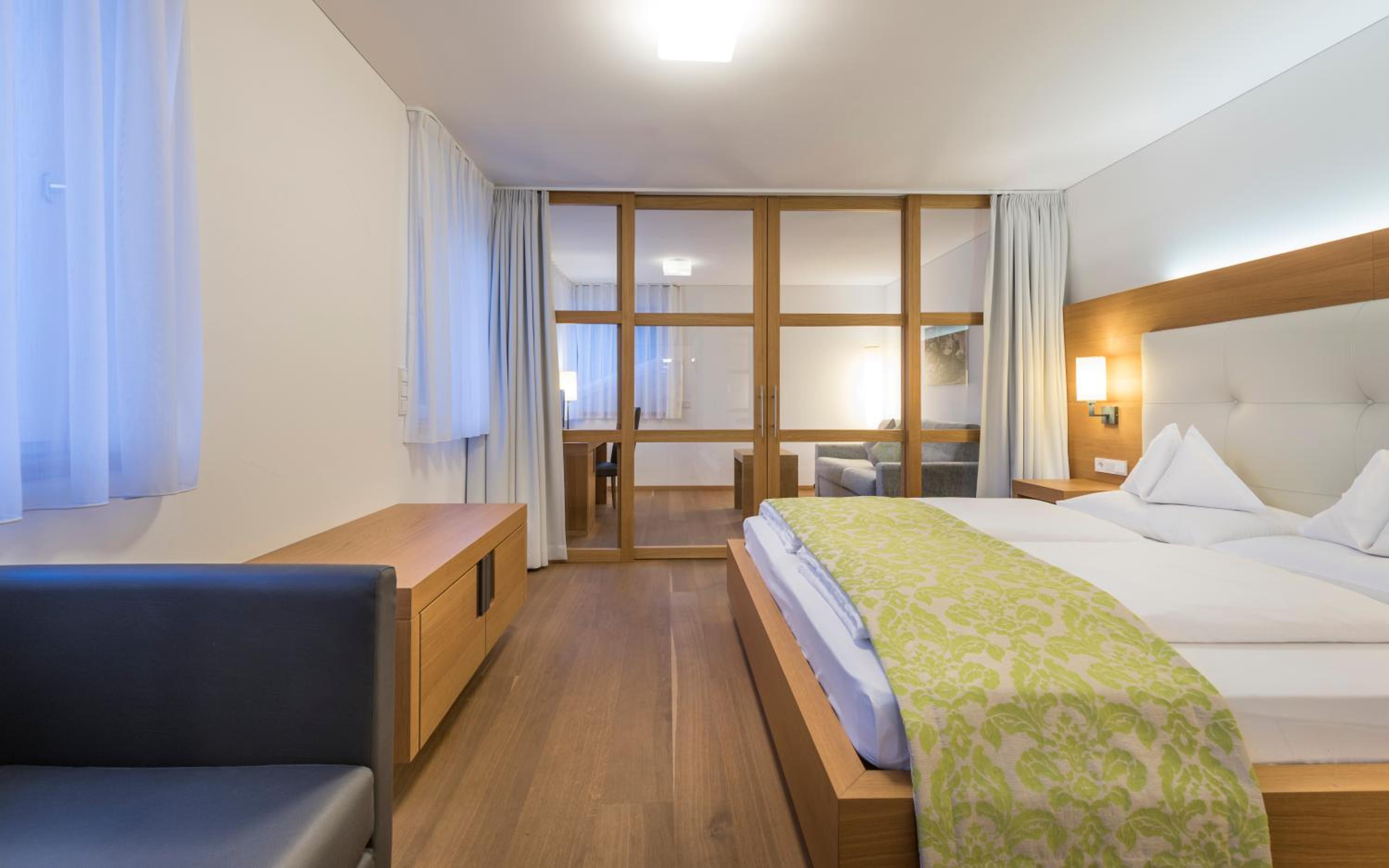 Suite - Photo 2