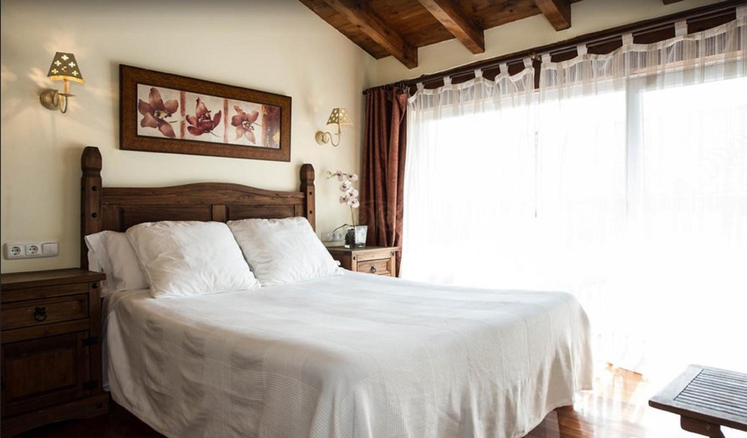 Superior Double Room with City View - Photo 1