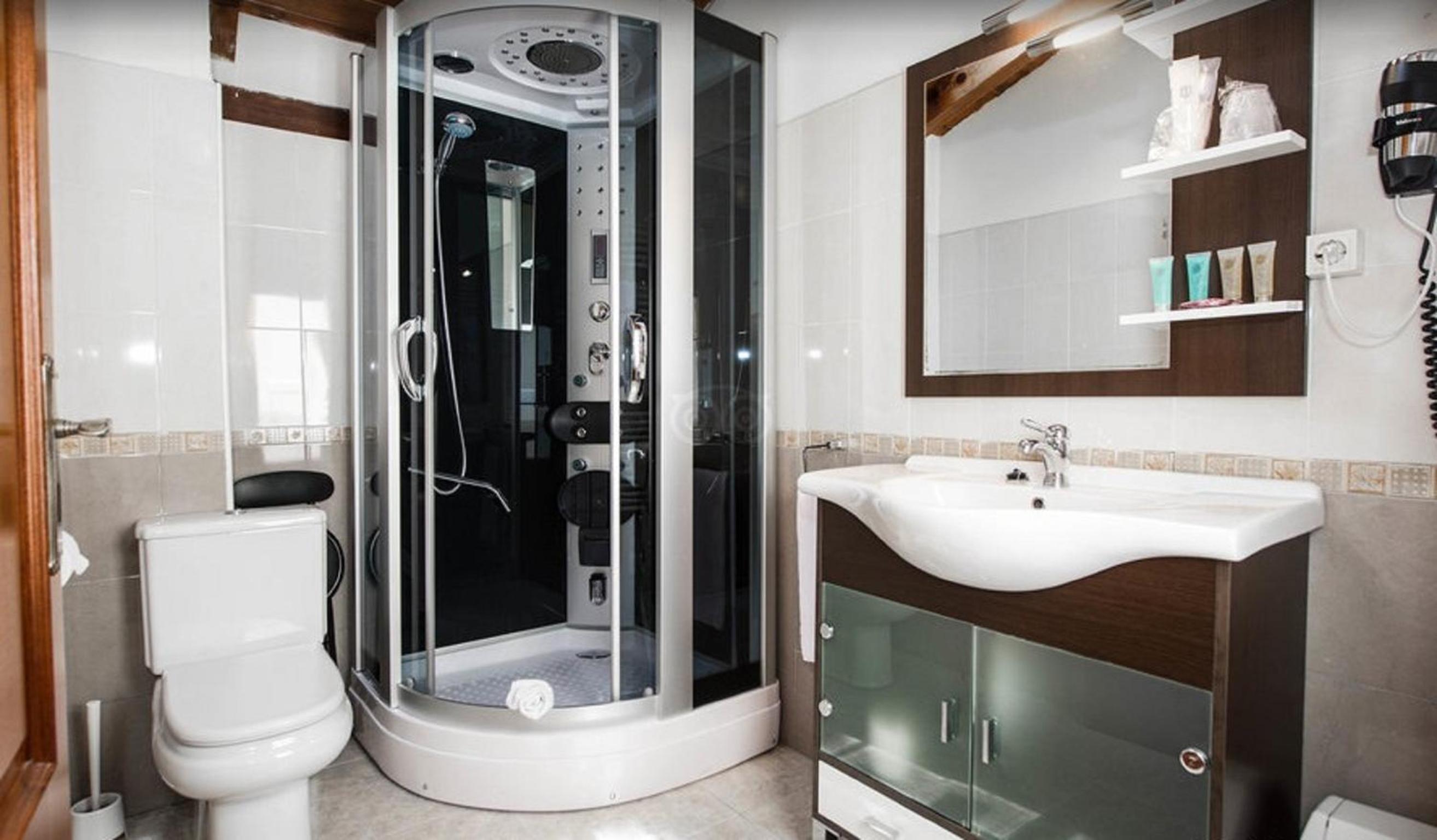 Superior Double Room with City View - Photo 6