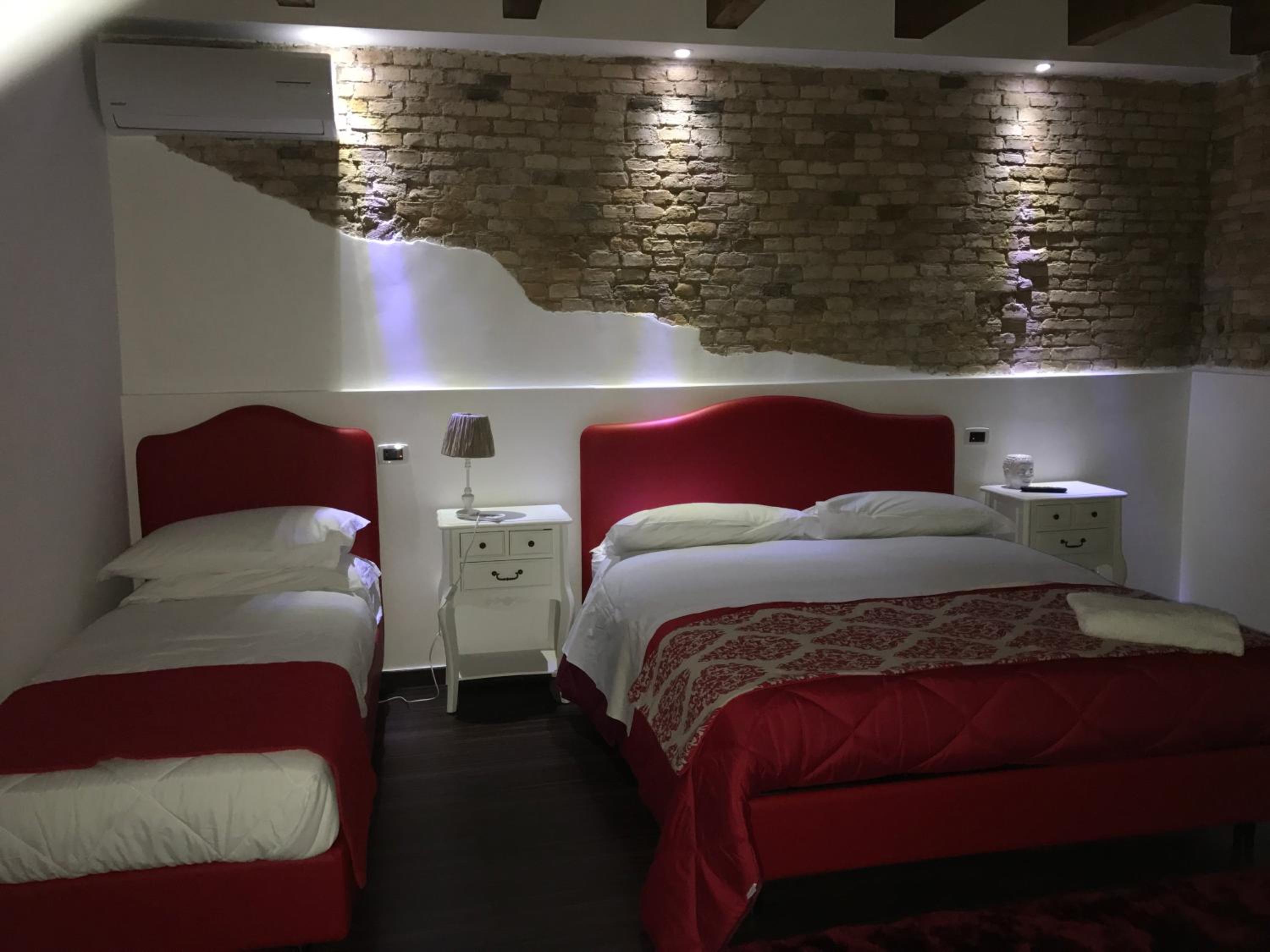 Basic Triple Room - Photo 18