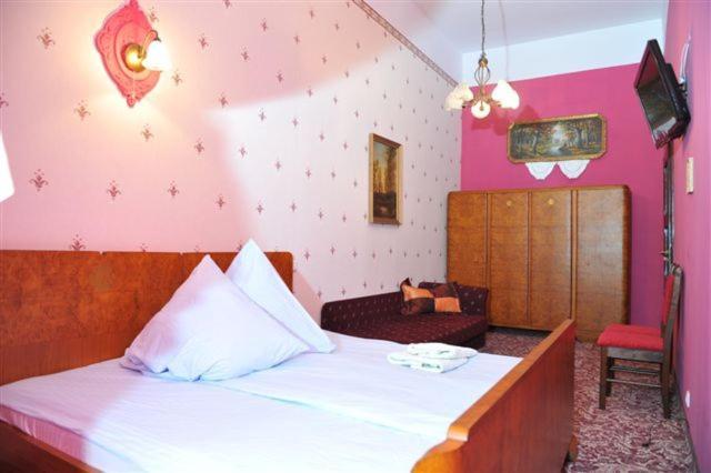 Deluxe Double Room - Photo 1