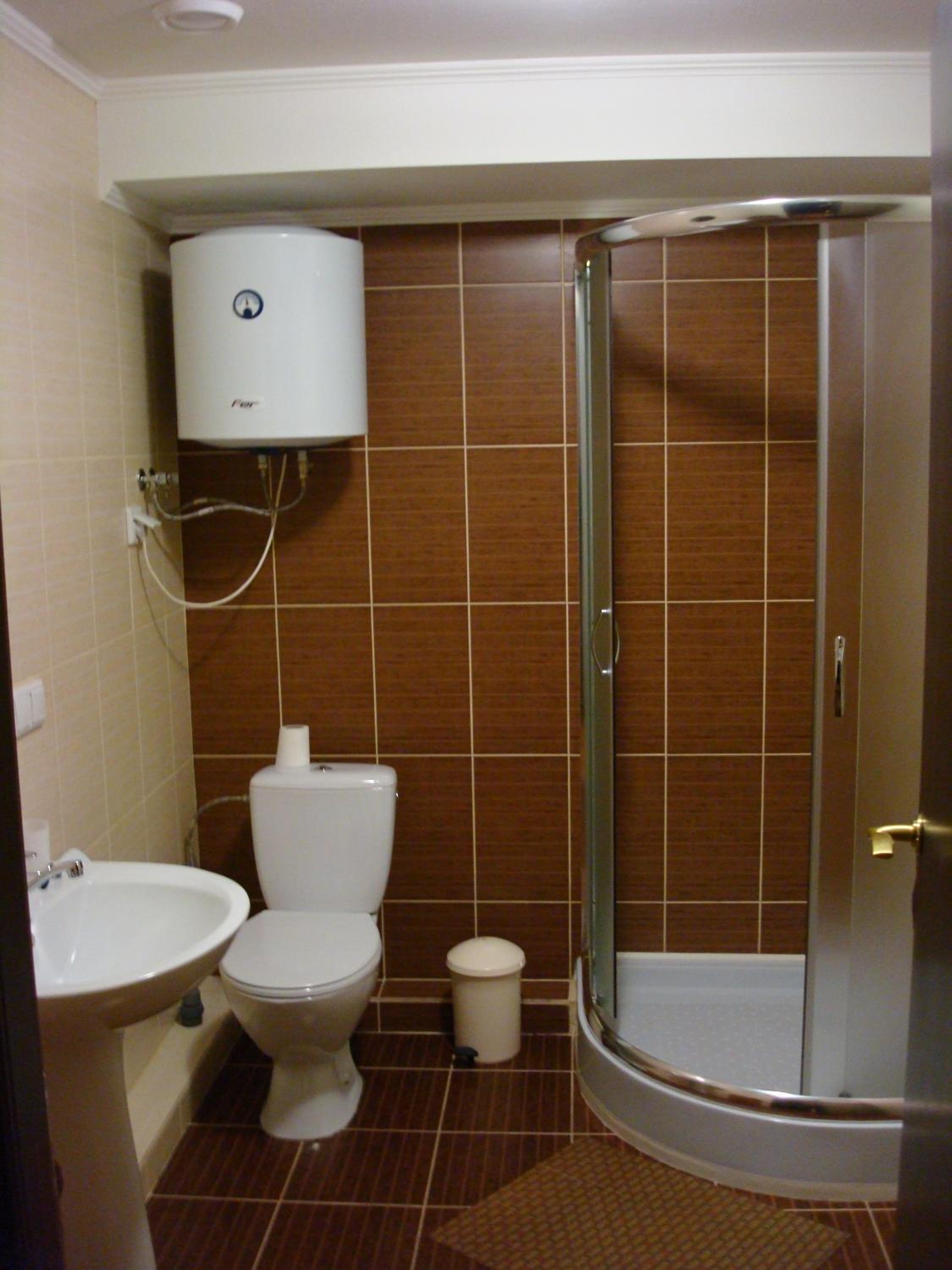 Family Room with Bathroom photo 2