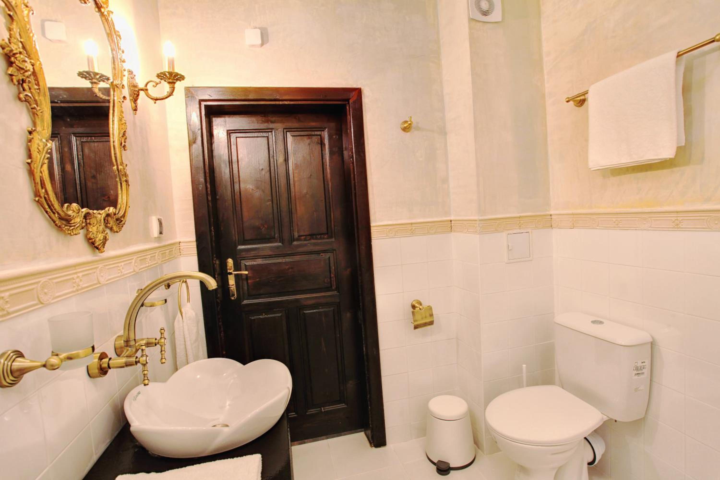 Deluxe Triple Room - Photo 7