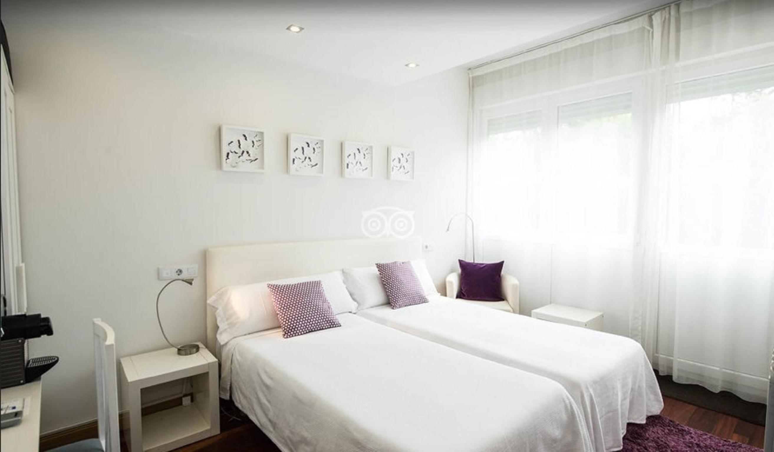 Double or Twin Room - Photo 3