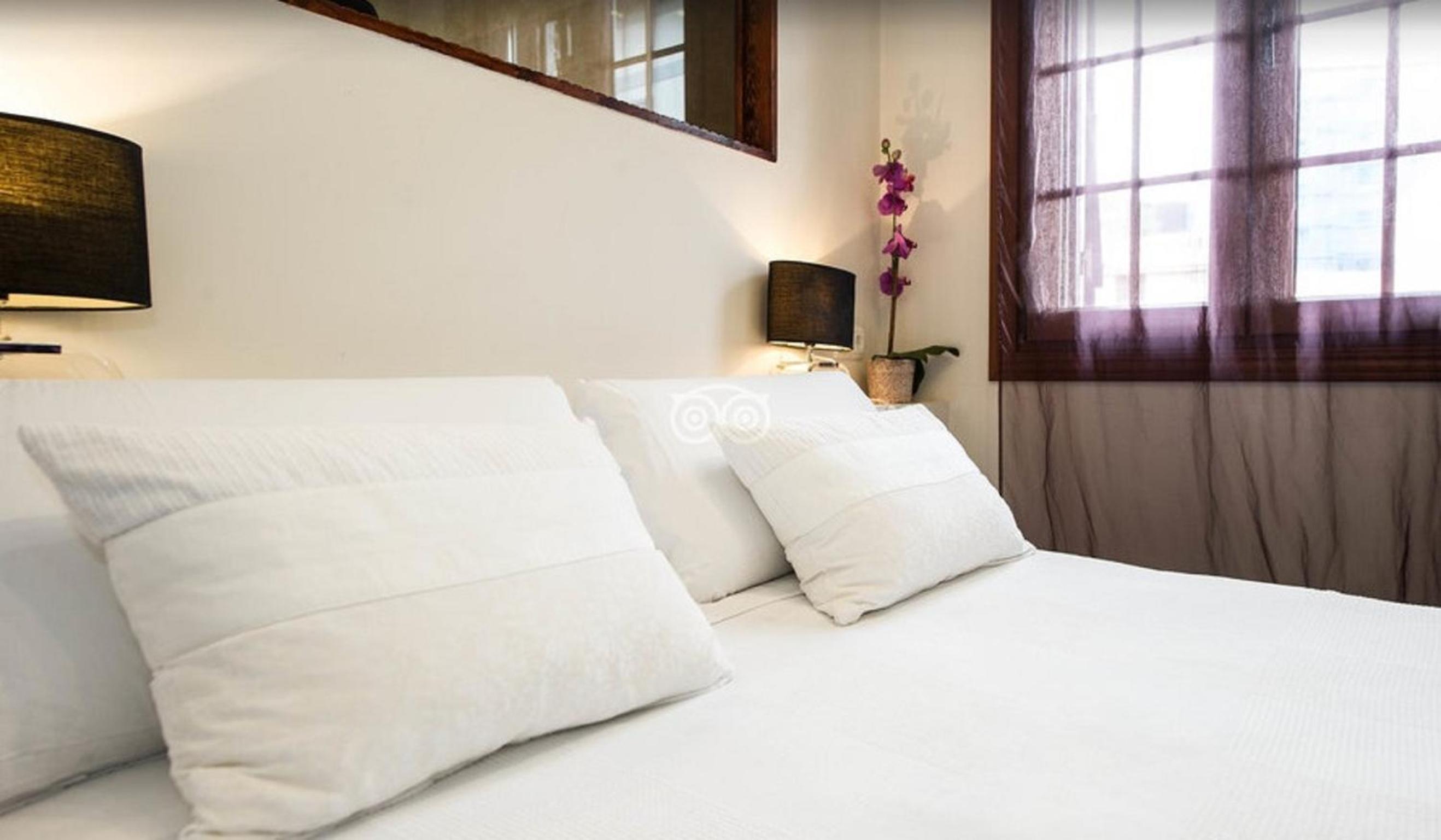 Double Room with Spa Bath photo 3