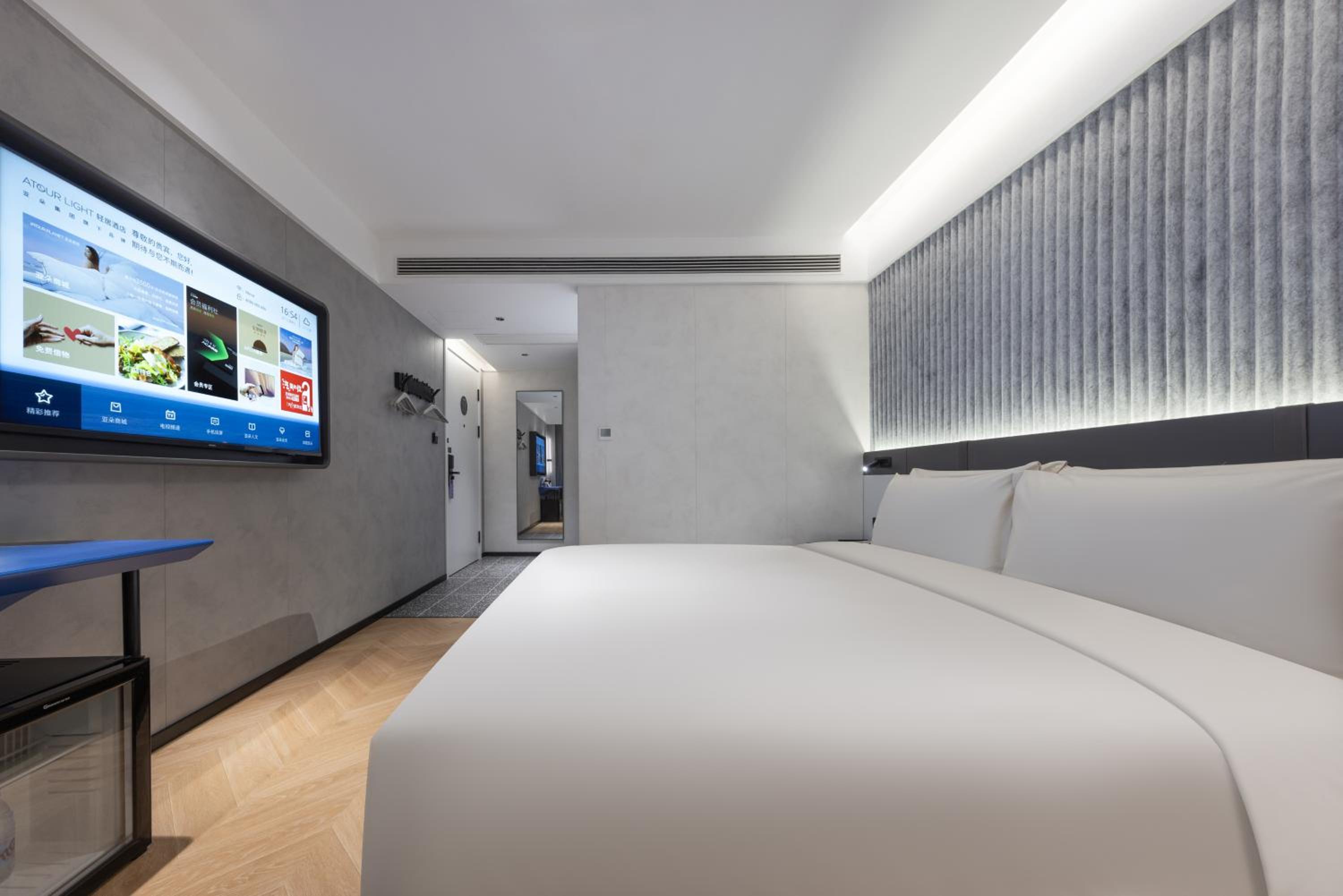 Comfort Queen Room