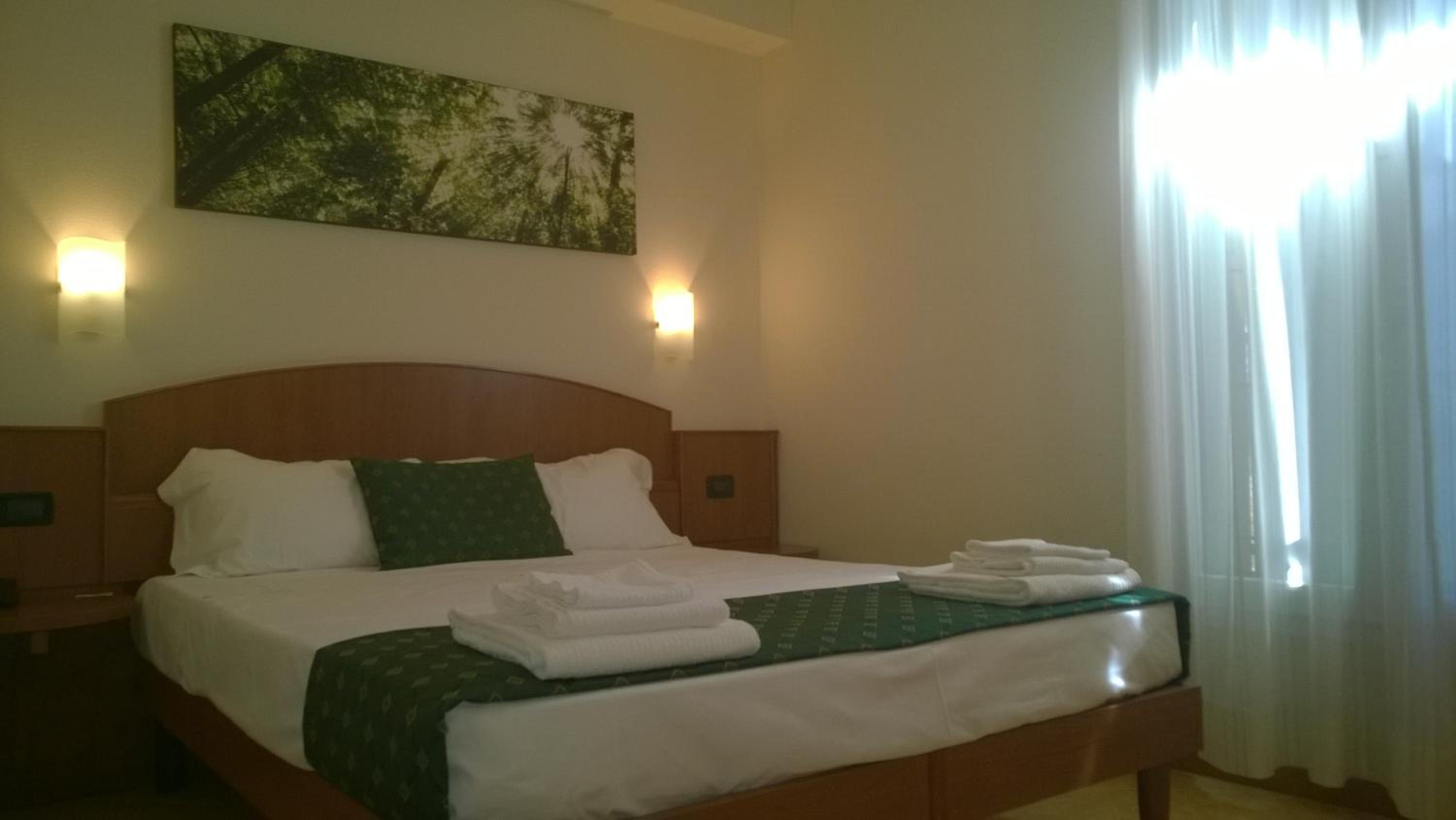 Standard Double Room photo 2