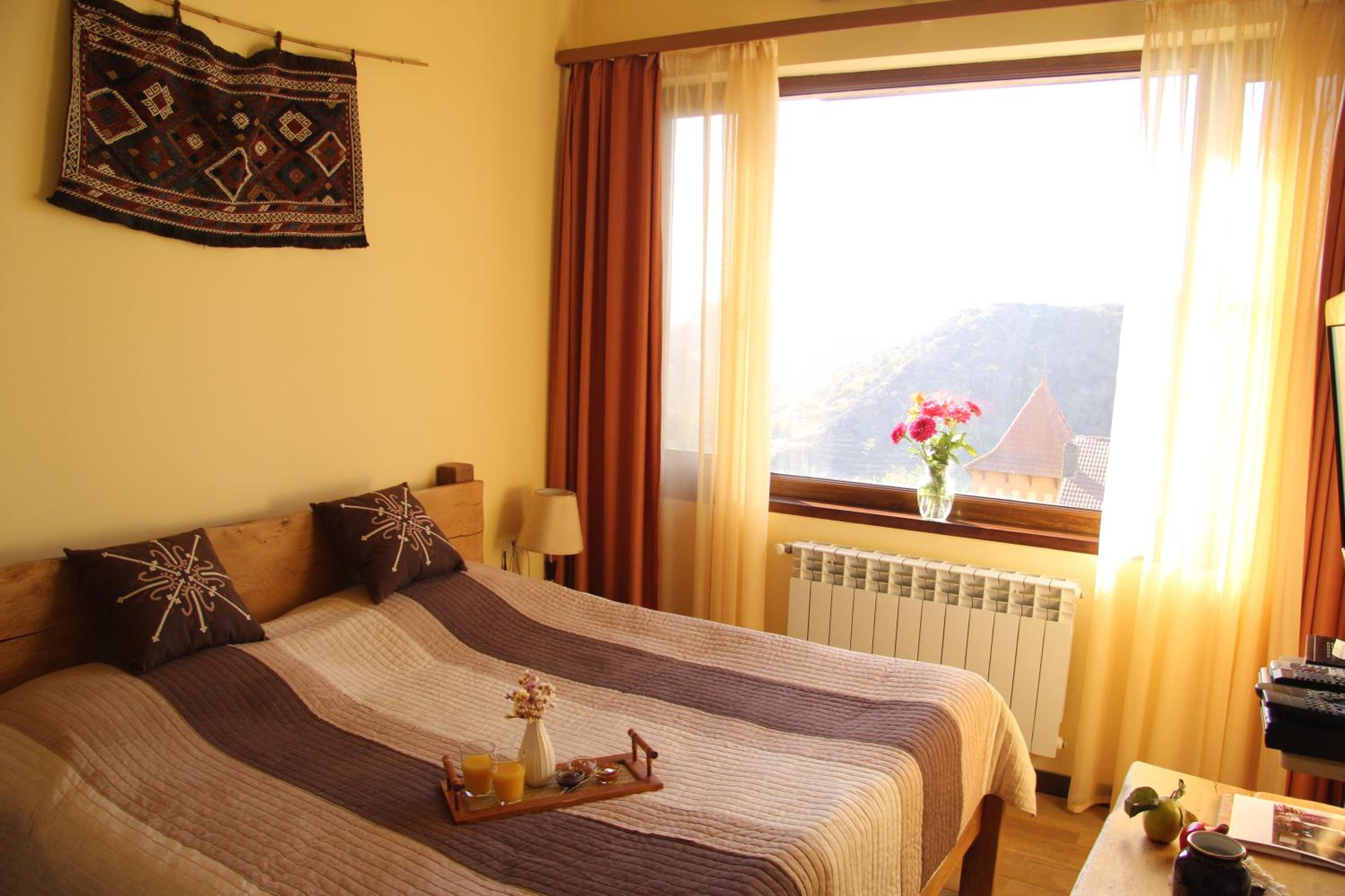 Budget Double Room photo 3