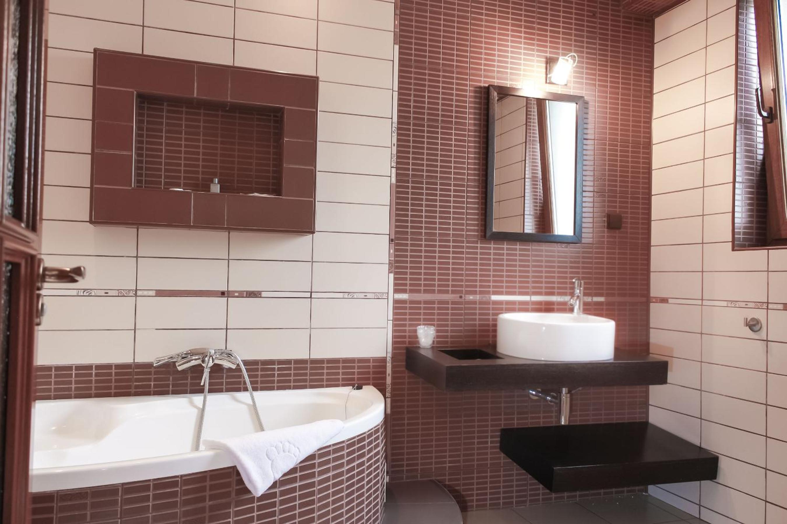 Deluxe Twin Room - Photo 2