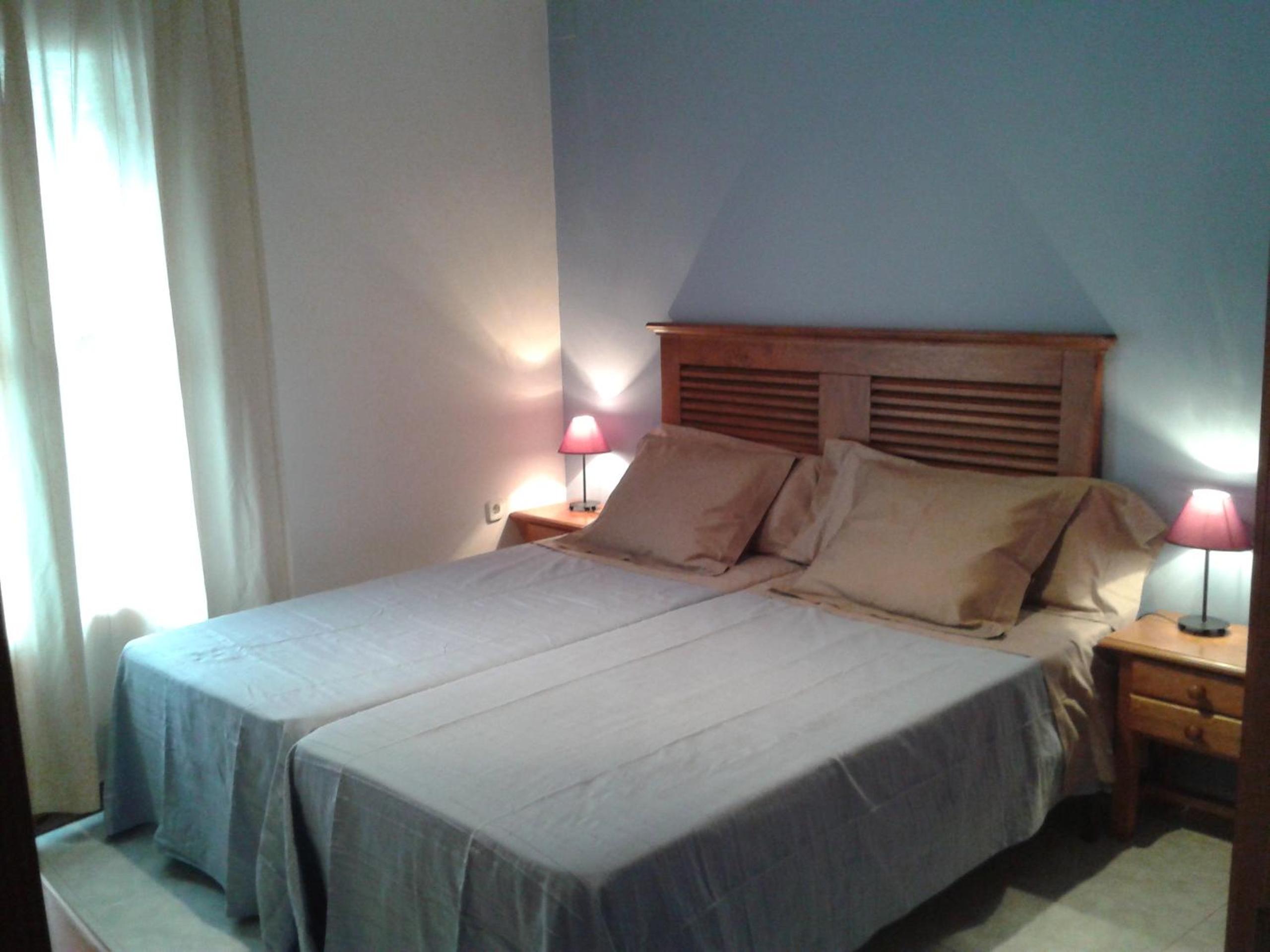 Twin Room - Photo 2