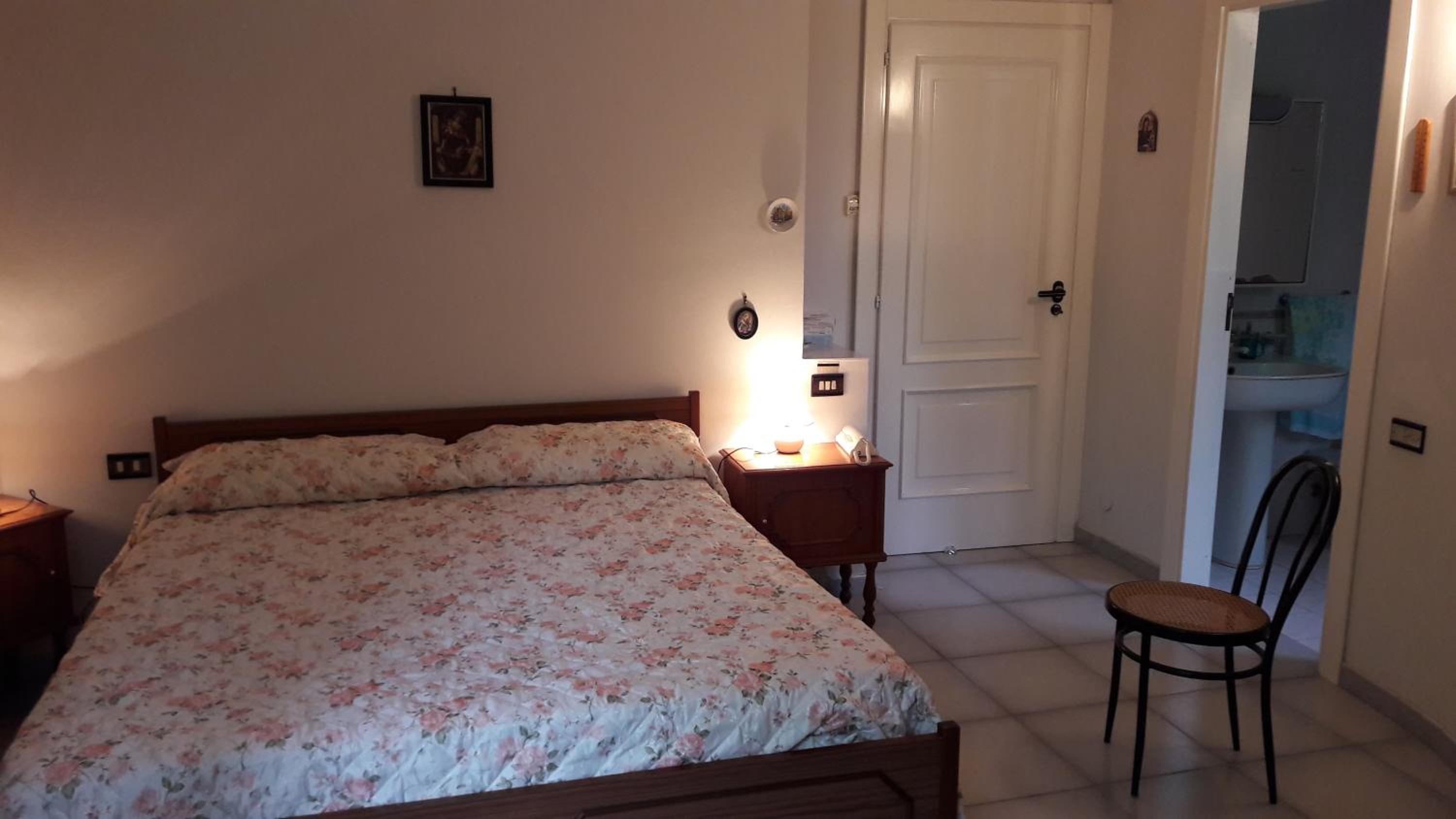 Deluxe Double Room with Shower photo 1
