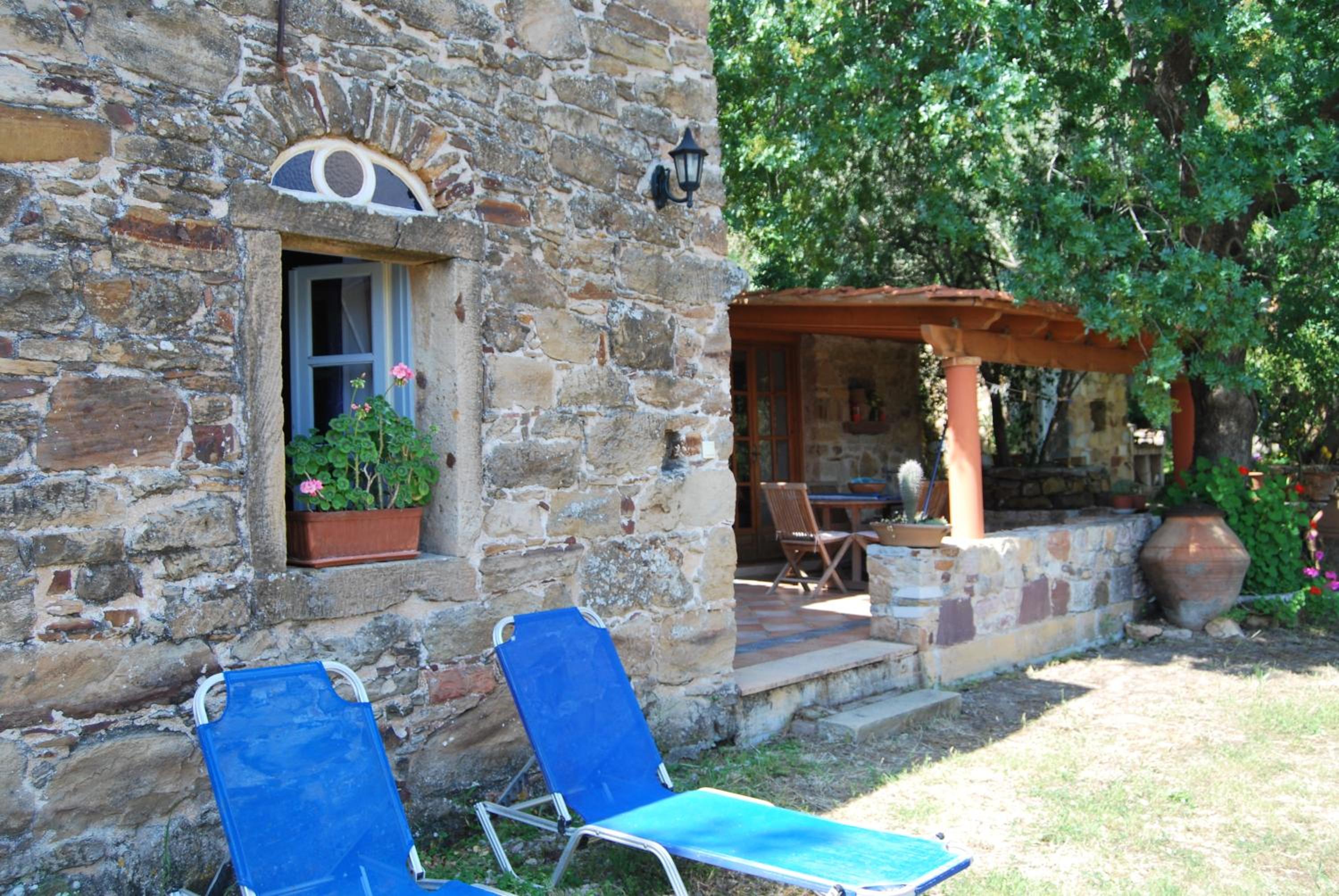 Three-Bedroom House photo 2