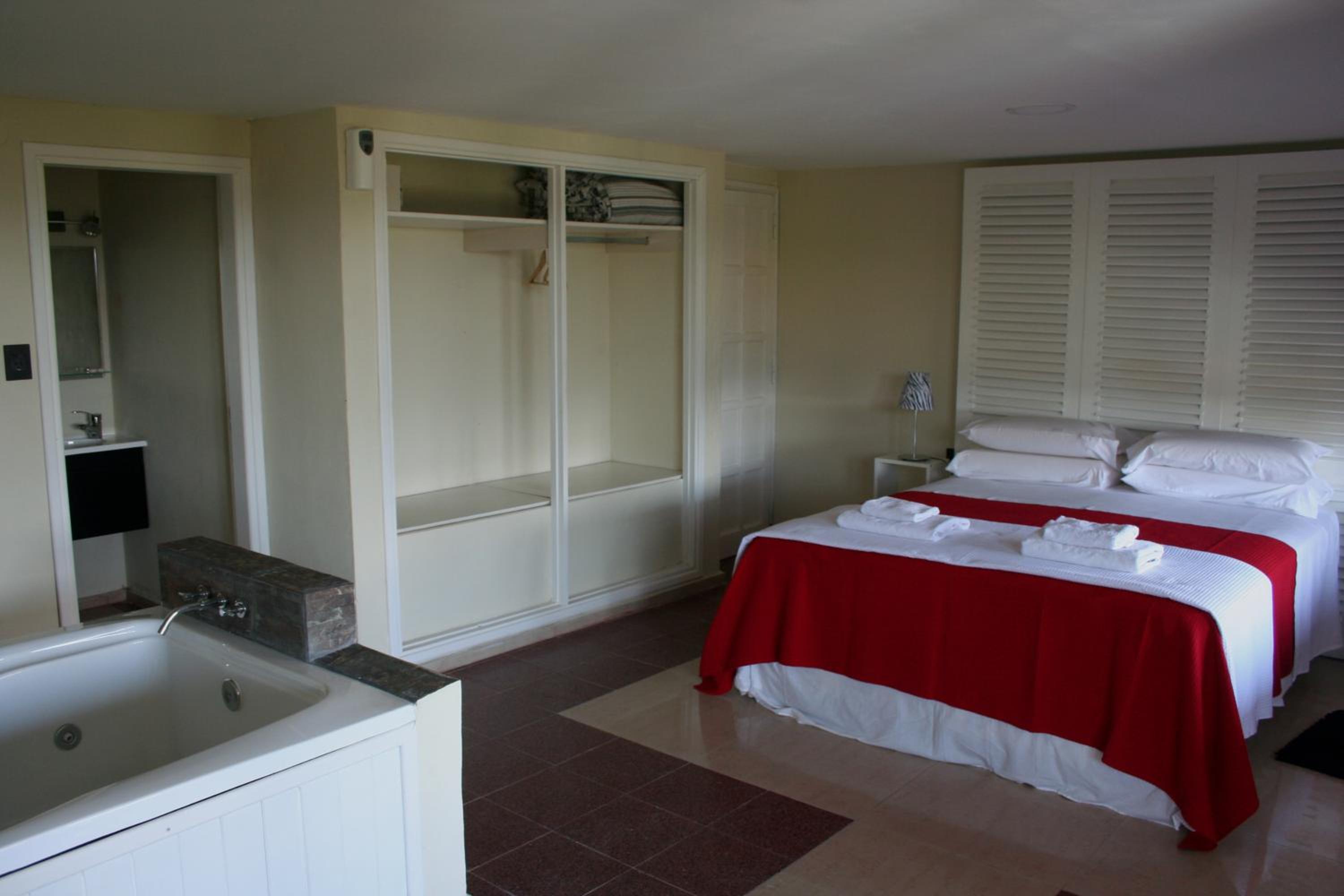 King Room with Spa Bath photo 2